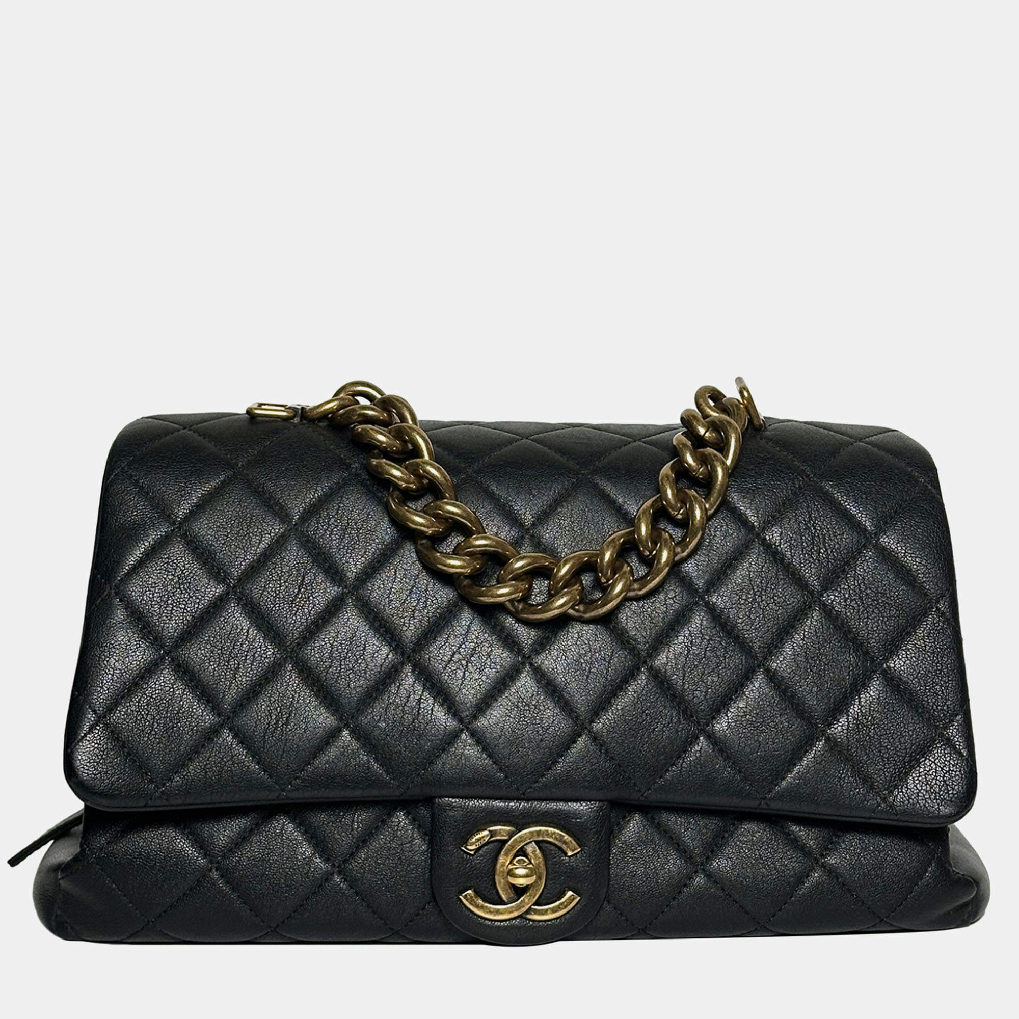 Pre Owned Chanel Large Sheepskin Trapezio Flap Satchel in GHW