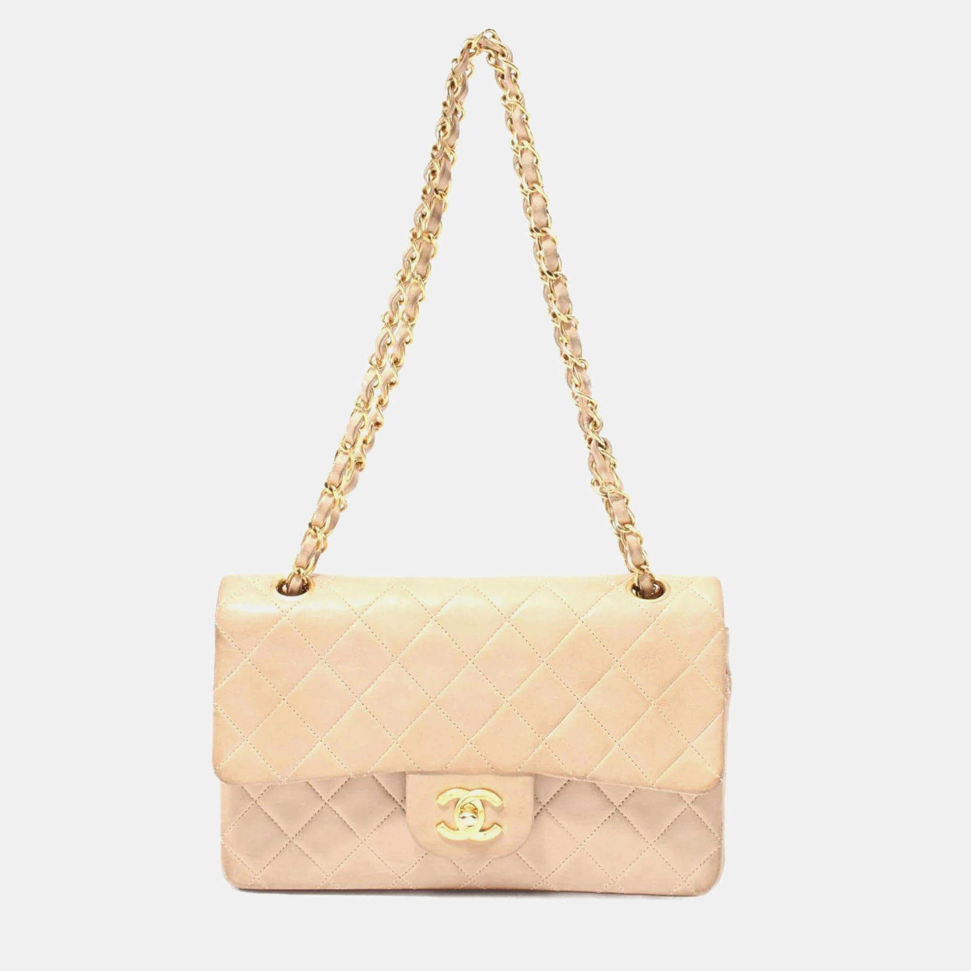 مملوكة مسبقًا Chanel Matelasse W-Flap Shoulder Bag Lambskin Beige
