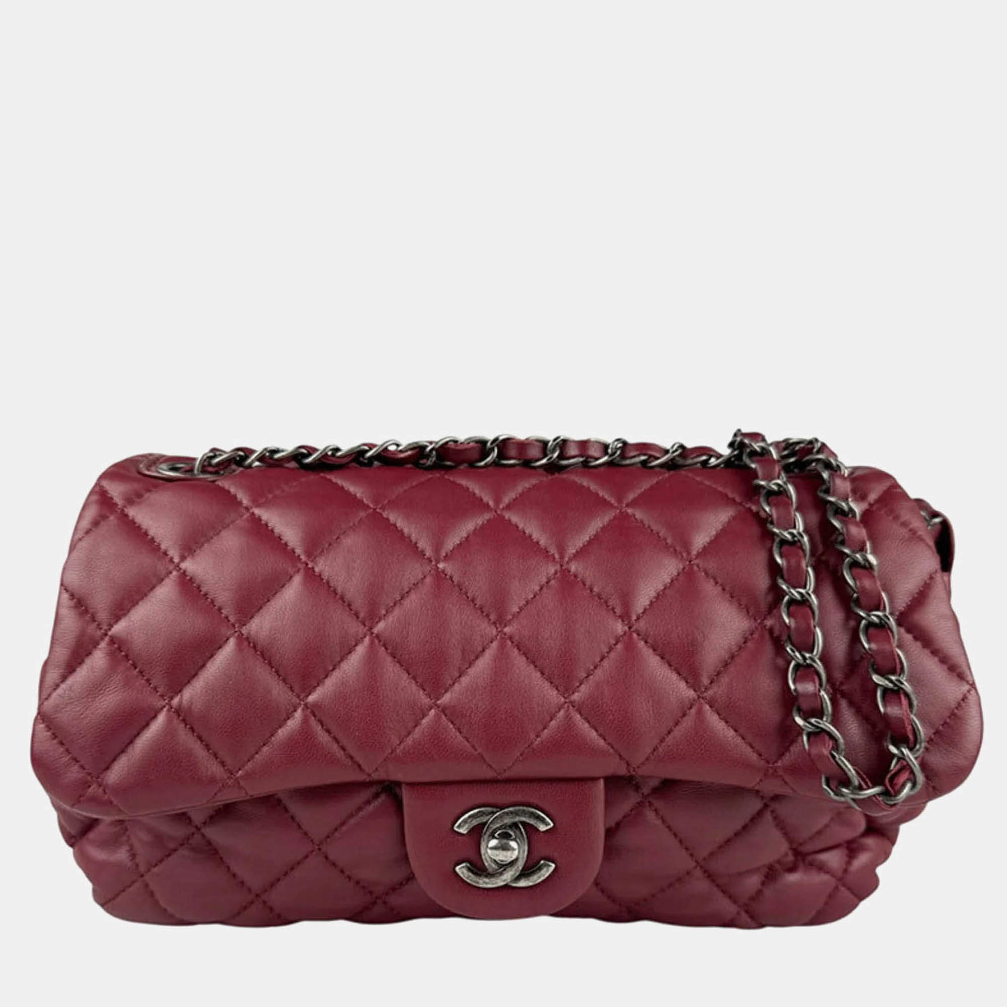Pre Owned Chanel Matelasse Burgundy Leather Metal Shoulder Bag