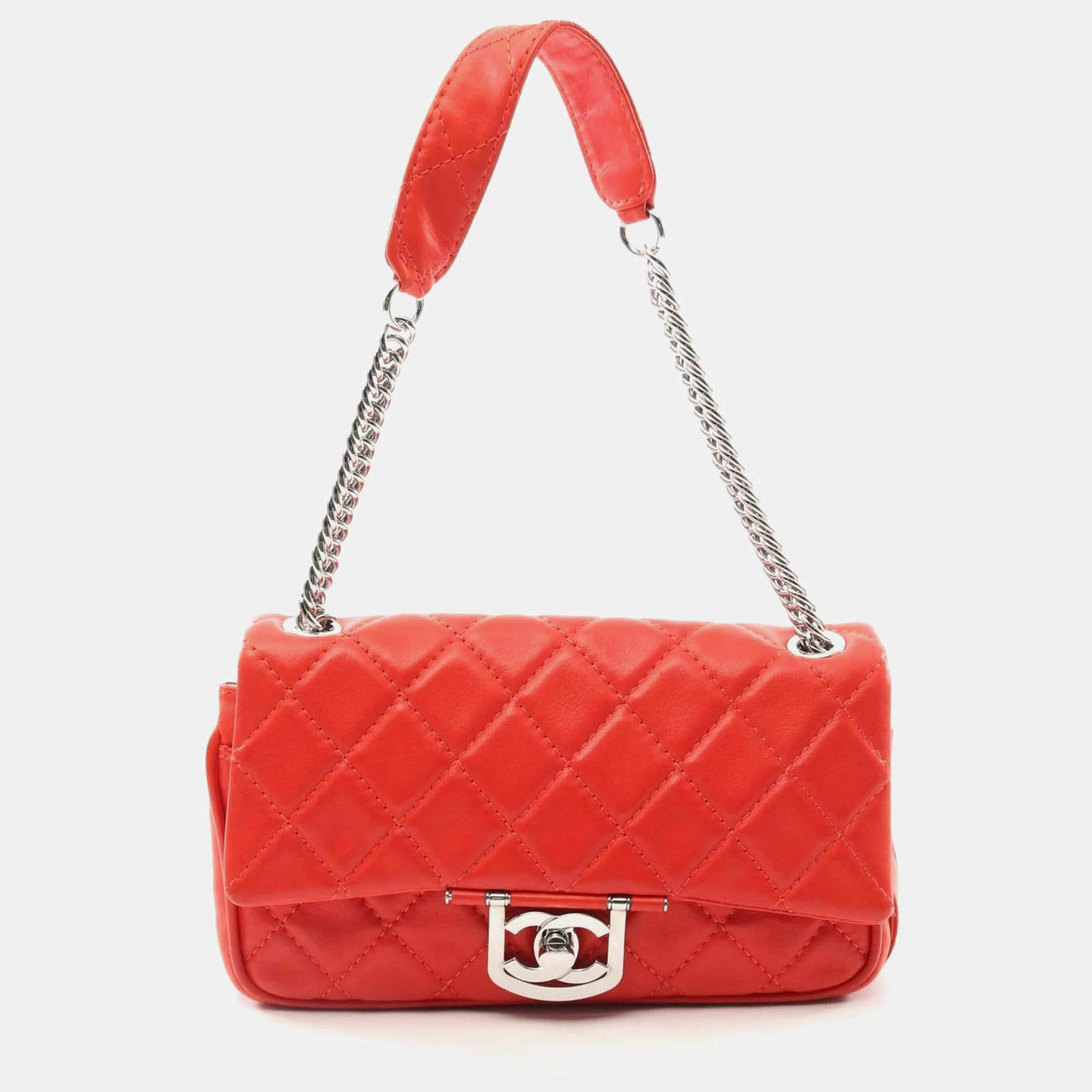 Pre Owned Chanel Matelasse Red Lambskin Shoulder Bag
