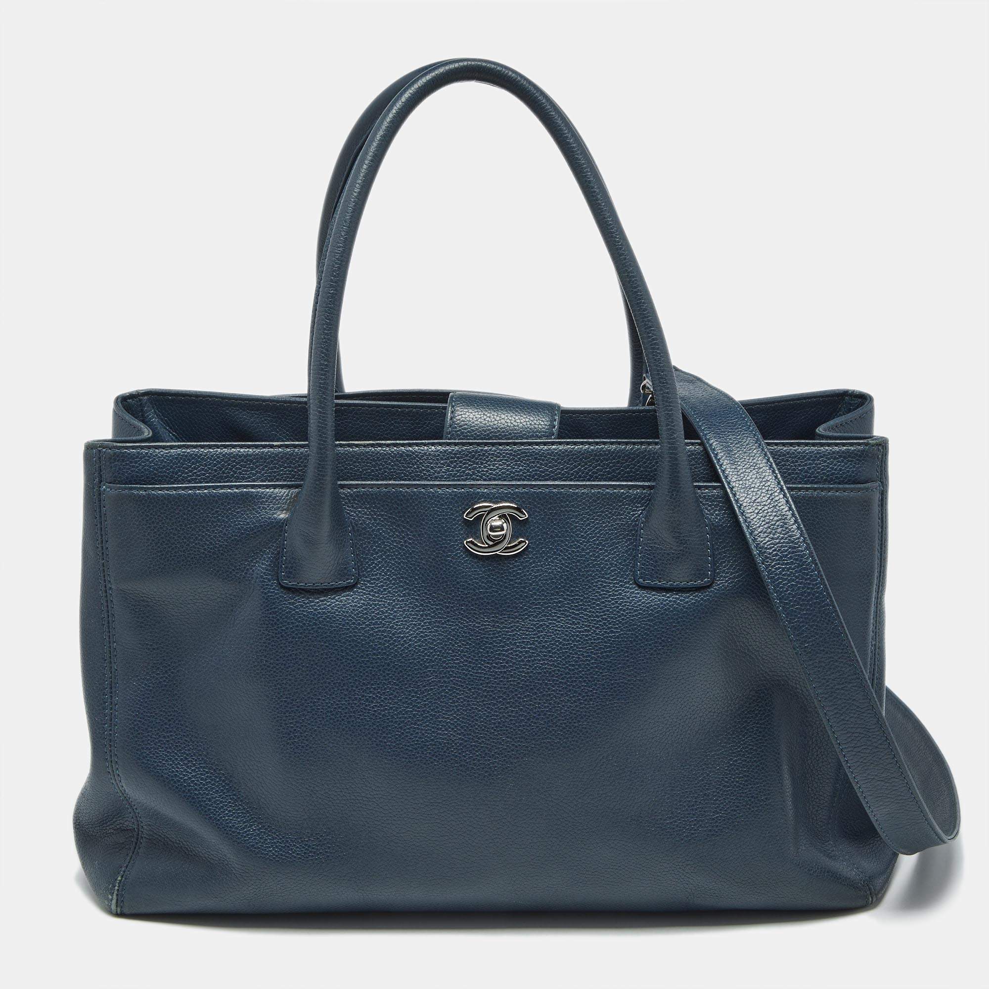 Pre Owned Chanel Blue Leather Executive Cerf Tote