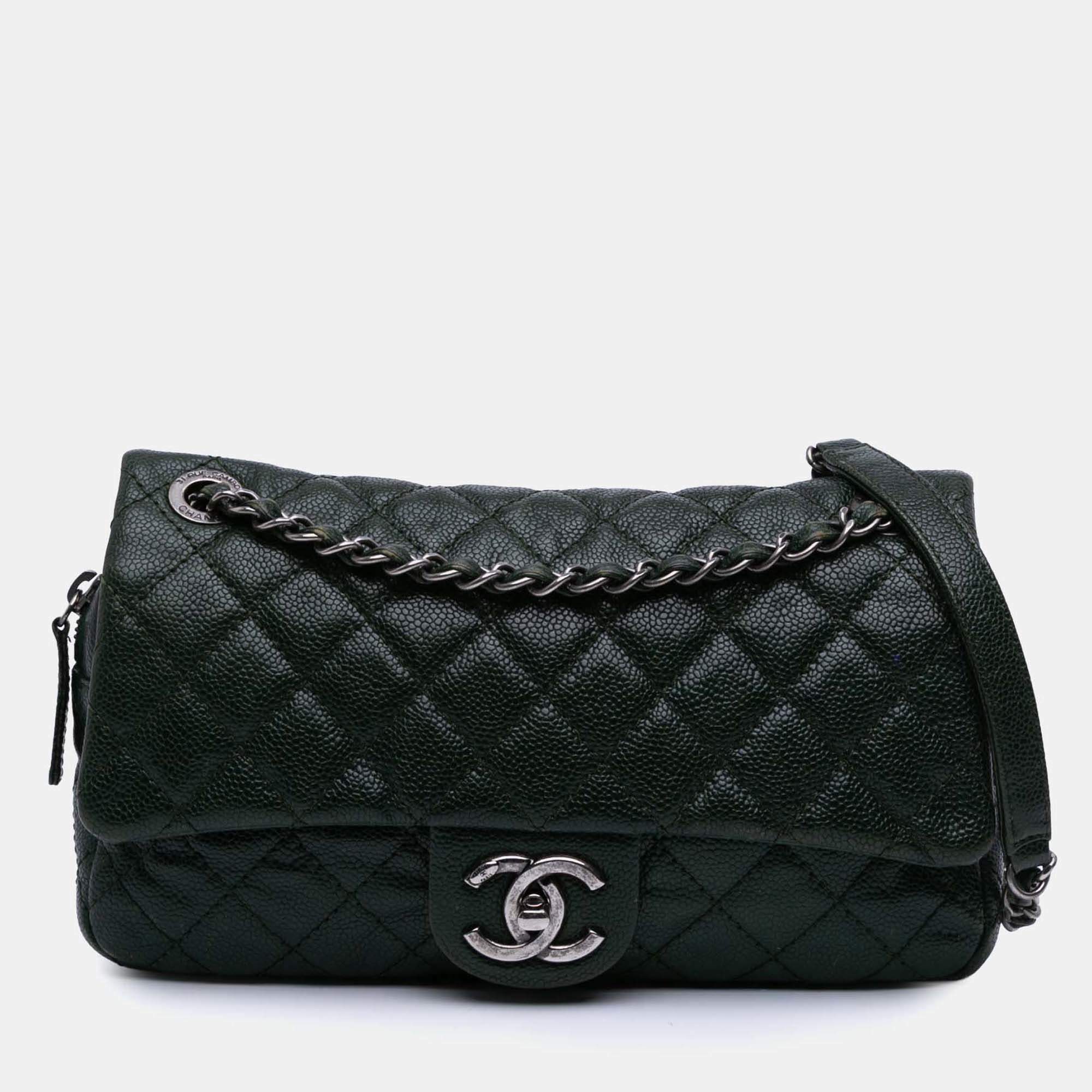 Pre Owned Chanel Green Medium Quilted Iridescent Caviar Easy Flap