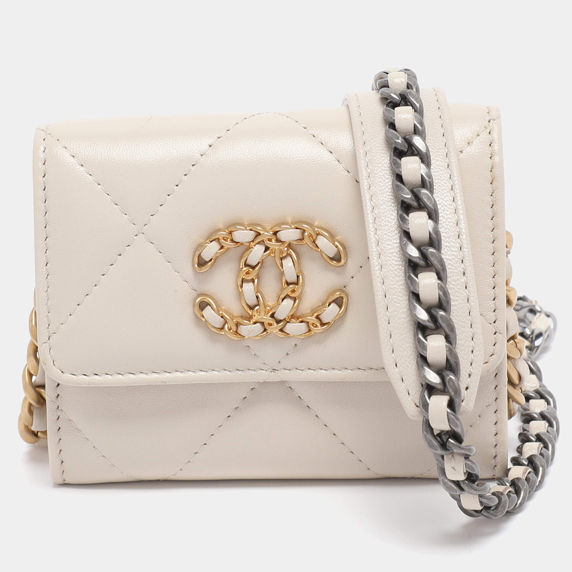 Pre Owned Chanel Cream Quilted Leather 19 Compact Wallet on Chain