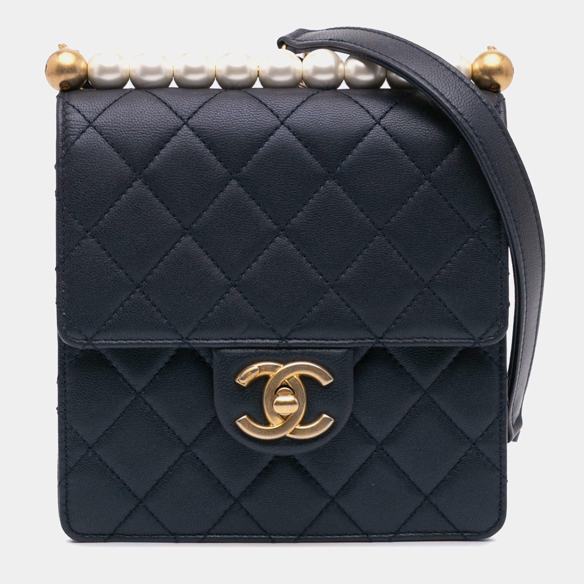 Pre Owned Chanel Chic Pearls Flap Small Lambskin Shoulder Bag