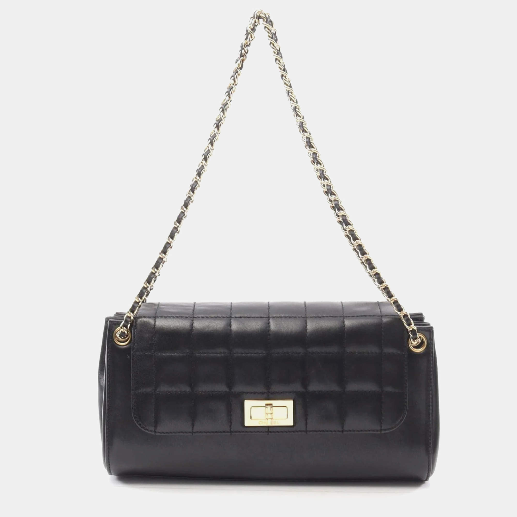 Pre Owned Chanel 2.55 Chocolate Bar Black Lambskin Shoulder Bag