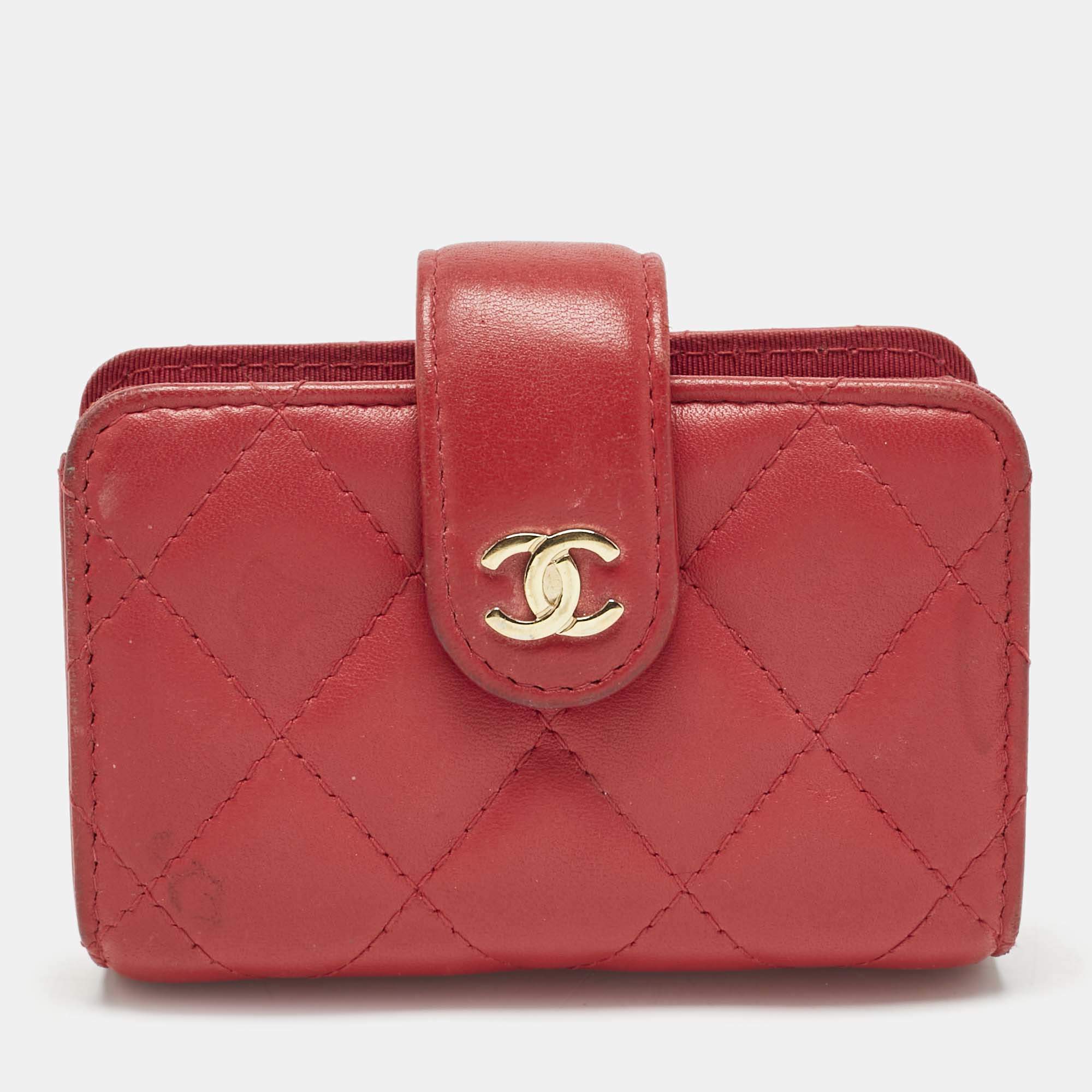 Pre Owned Chanel Pink Quilted Leather Gusset Card Holder