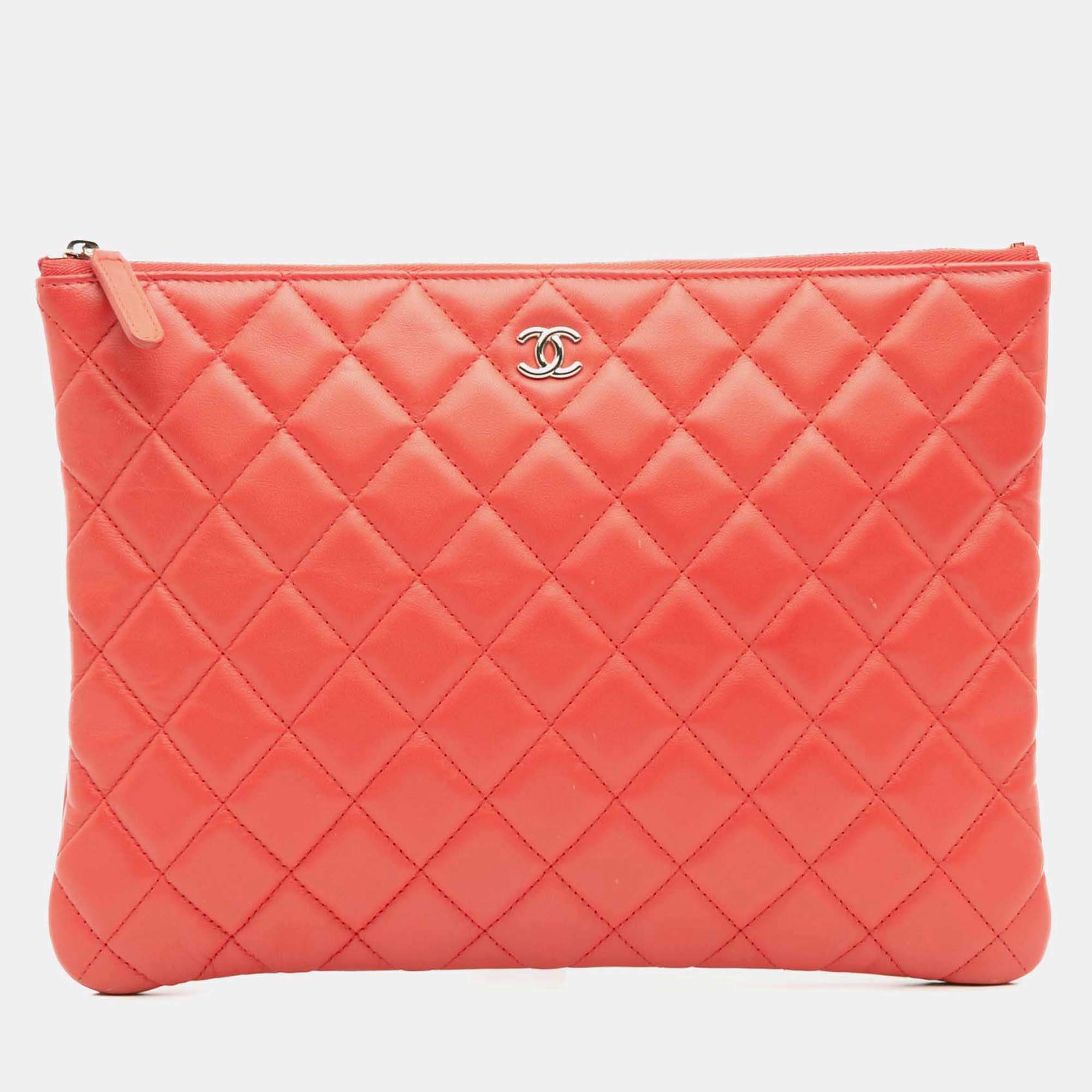 Pre Owned Chanel Red Medium Quilted Lambskin O Case Clutch