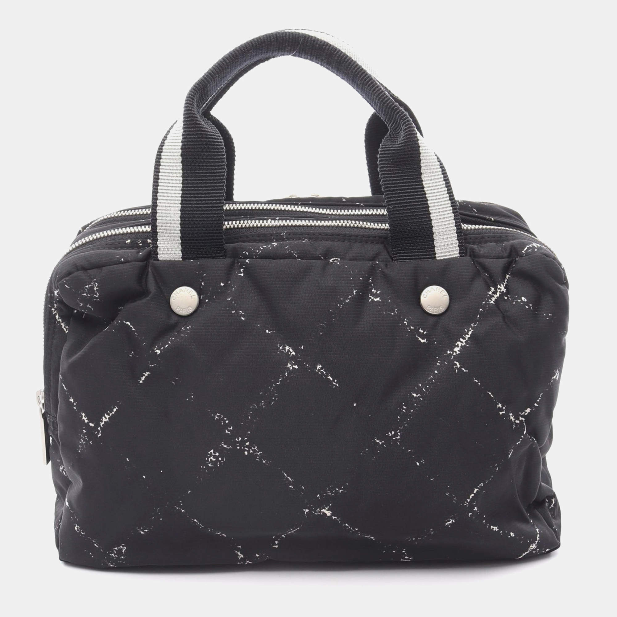 مملوكة مسبقًا Chanel Old Travel Line Black Nylon Handbag