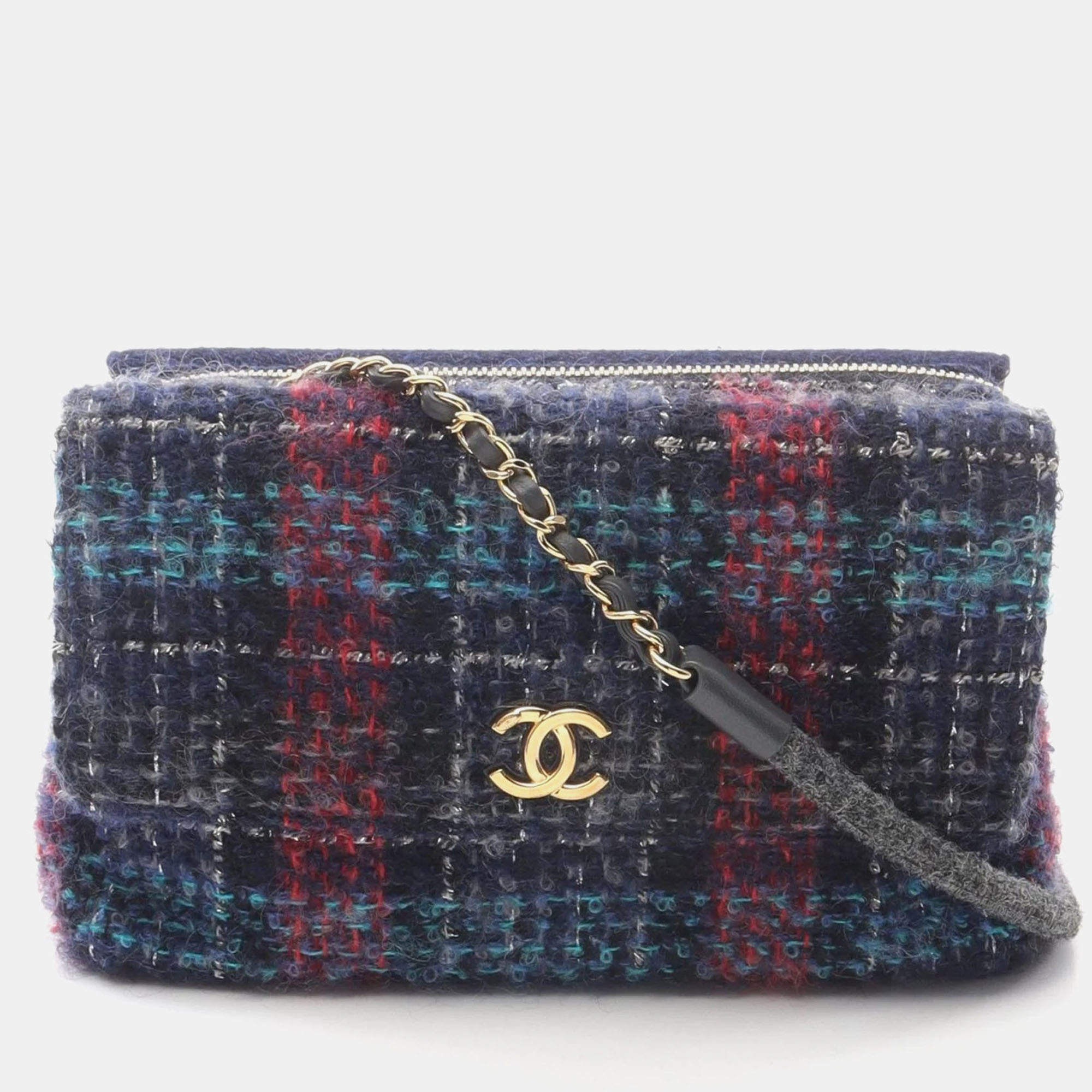 Pre Owned Chanel Paris-Hamburg Double Side Multicolor Tweed and Leather Shoulder Bag