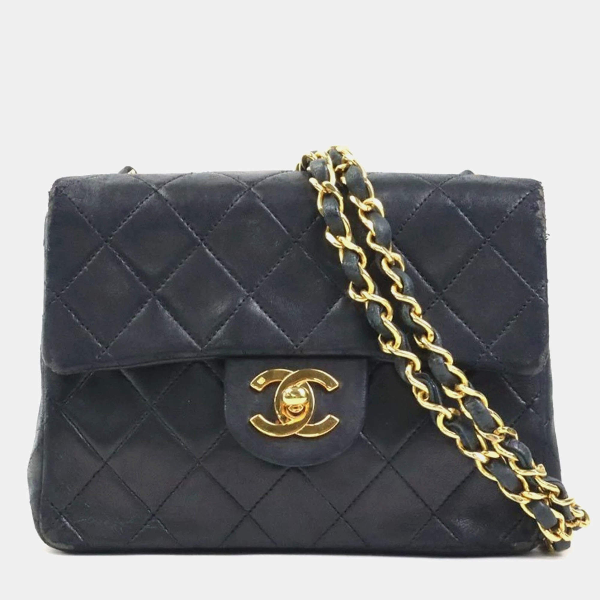 Pre Owned Chanel Black Lambskin Leather Shoulder Bag