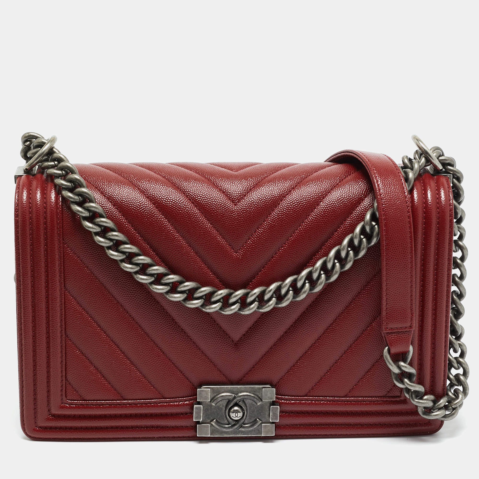 Pre Owned Chanel Red Chevron Caviar Leather New Medium Boy Flap Bag