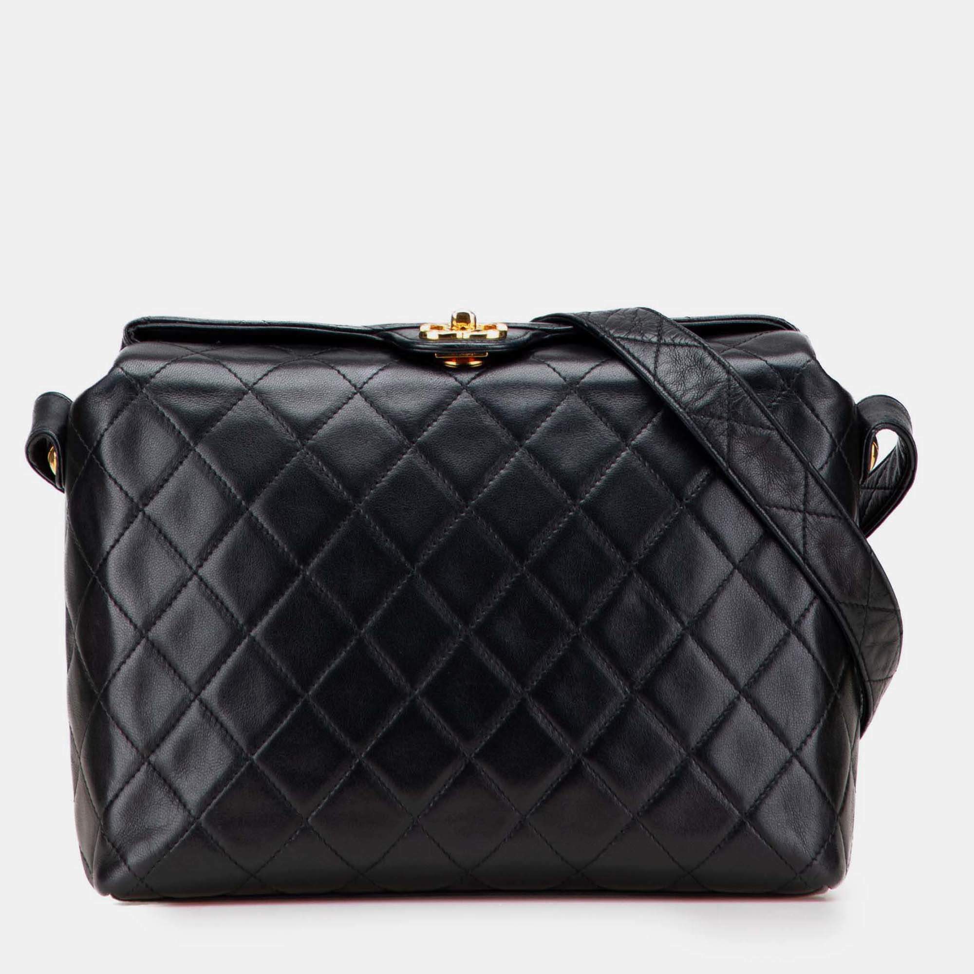 Pre Owned Chanel Black CC Quilted Lambskin Crossbody