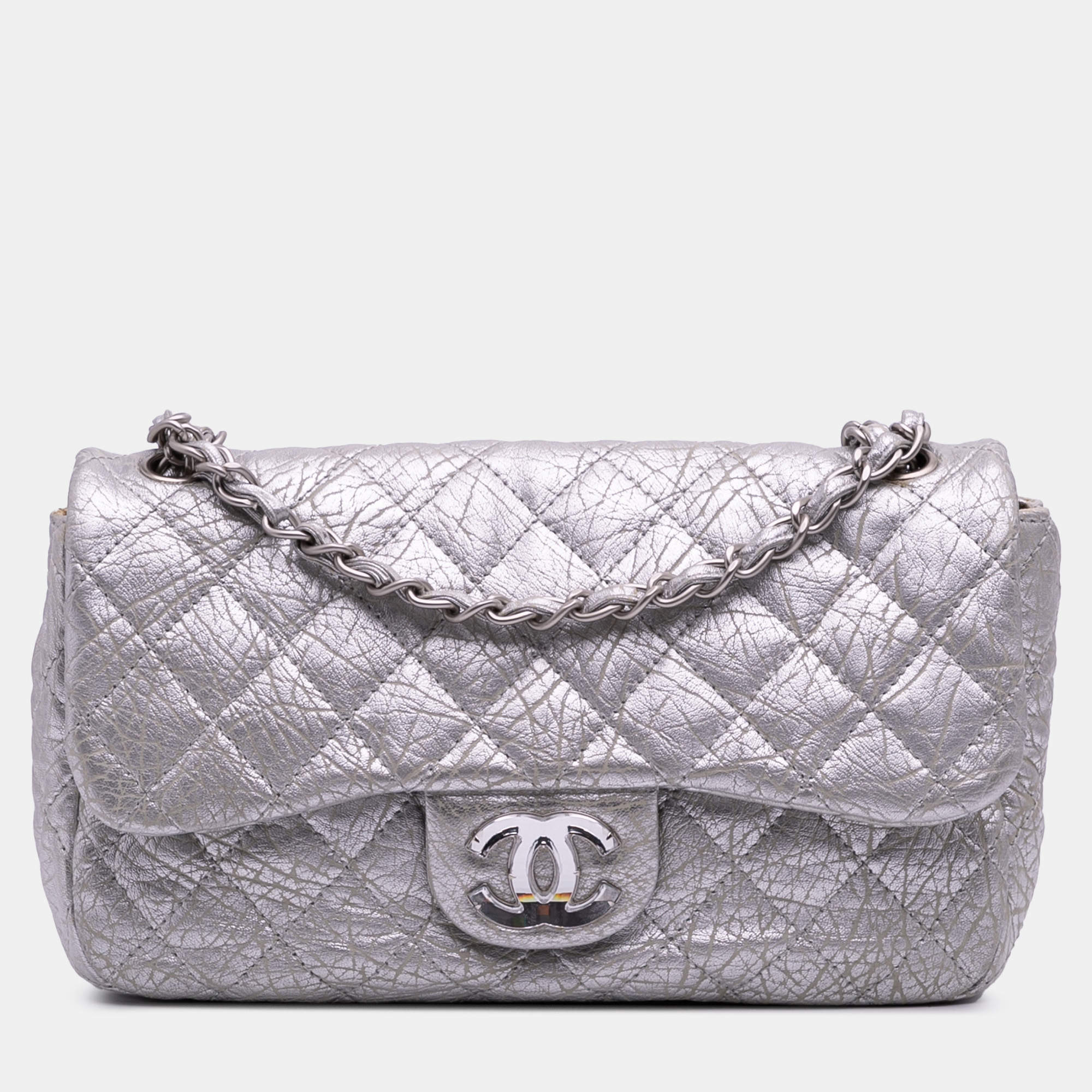 Pre Owned Chanel Silver Quilted Aged Calfskin On The Rocks Flap