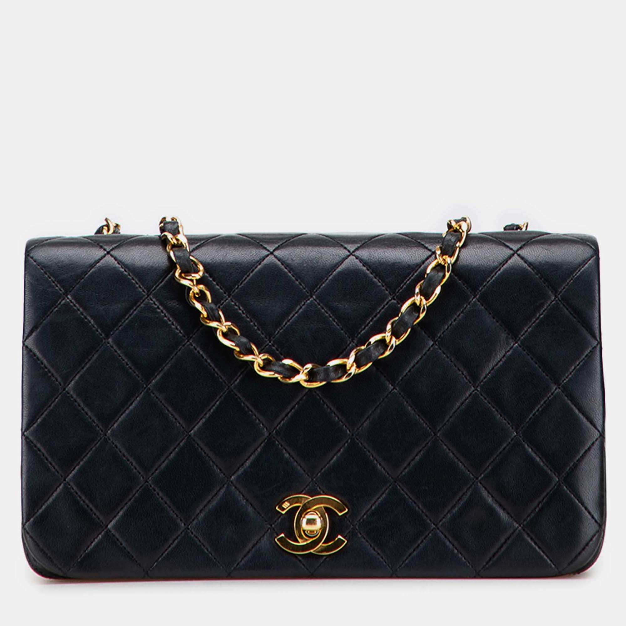 Pre Owned Chanel Black CC Quilted Lambskin Full Single Flap