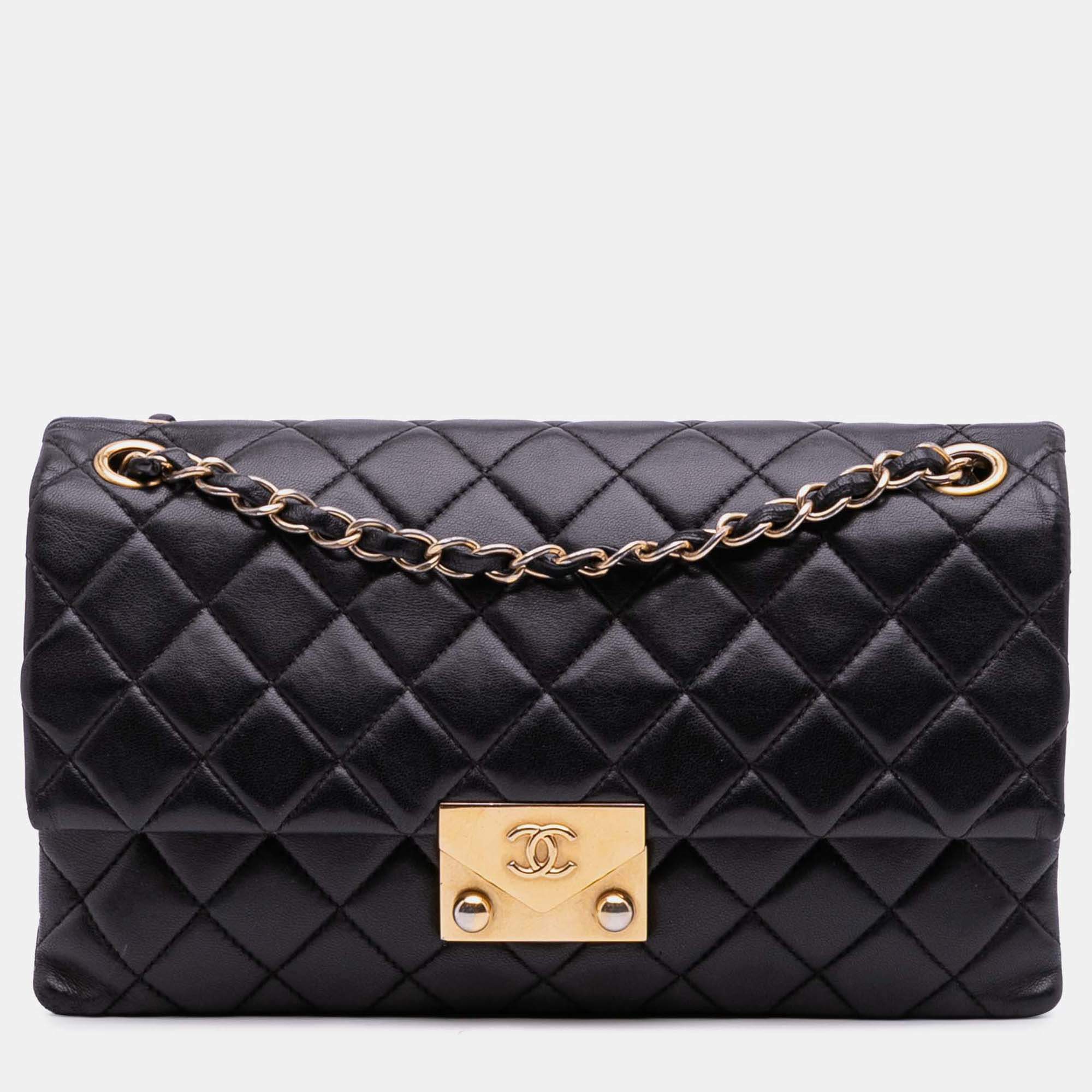 Pre Owned Chanel Black Quilted Lambskin Pagoda Accordion Flap