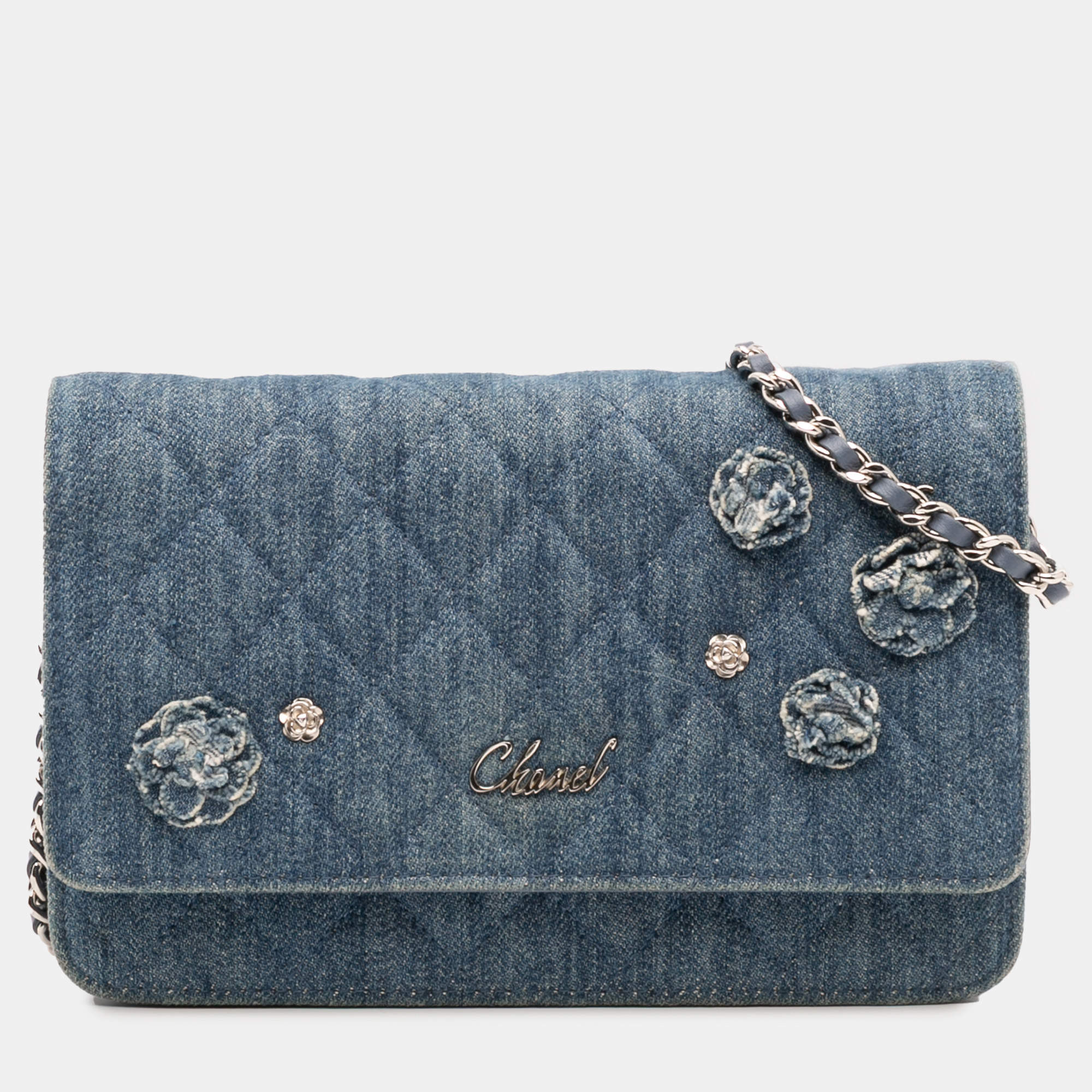Pre Owned Chanel Blue Quilted Denim Camellia Wallet On Chain Denim