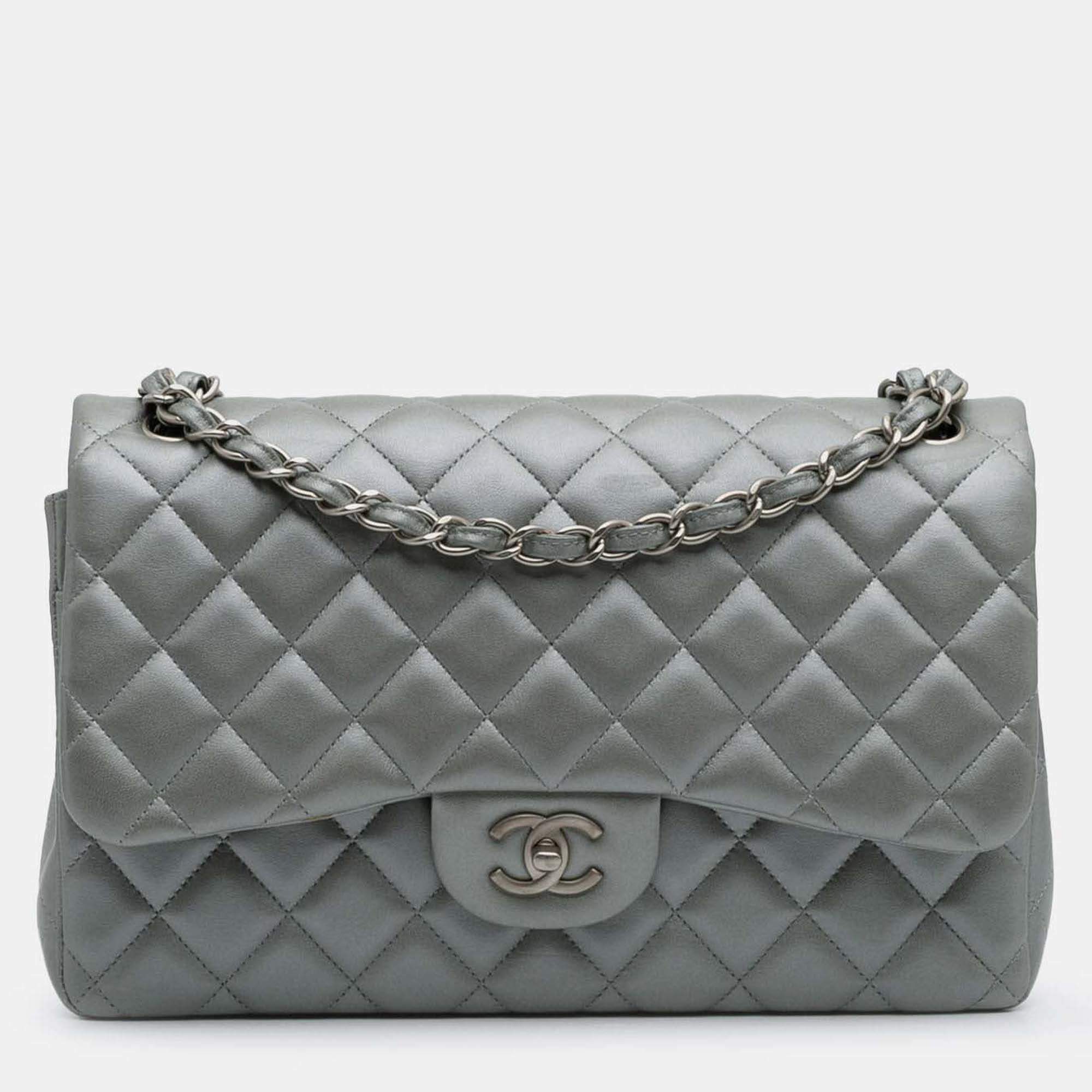Pre Owned Chanel Classic Double Flap Jumbo Silver Lambskin Shoulder Bag