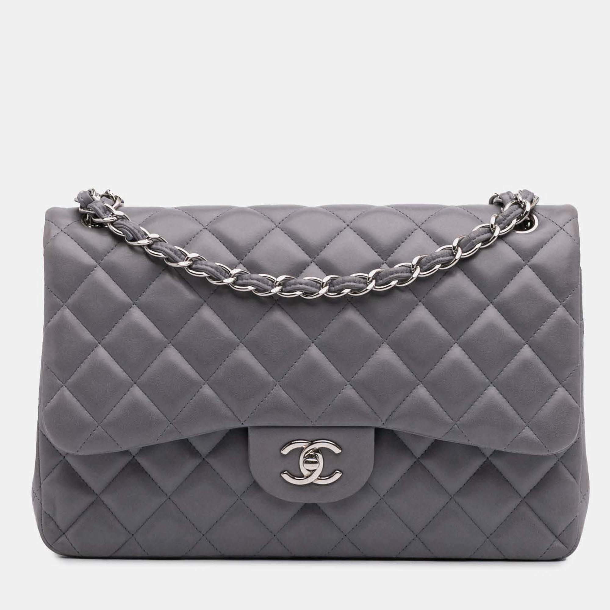 Pre Owned Chanel Classic Double Flap Jumbo Lambskin Shoulder Bag