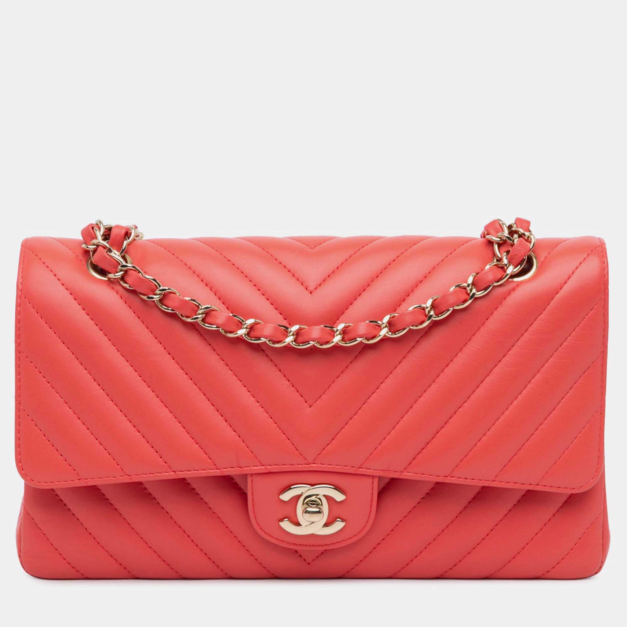 Pre Owned Chanel Classic Double Flap Medium Red Chevron Lambskin Shoulder Bag