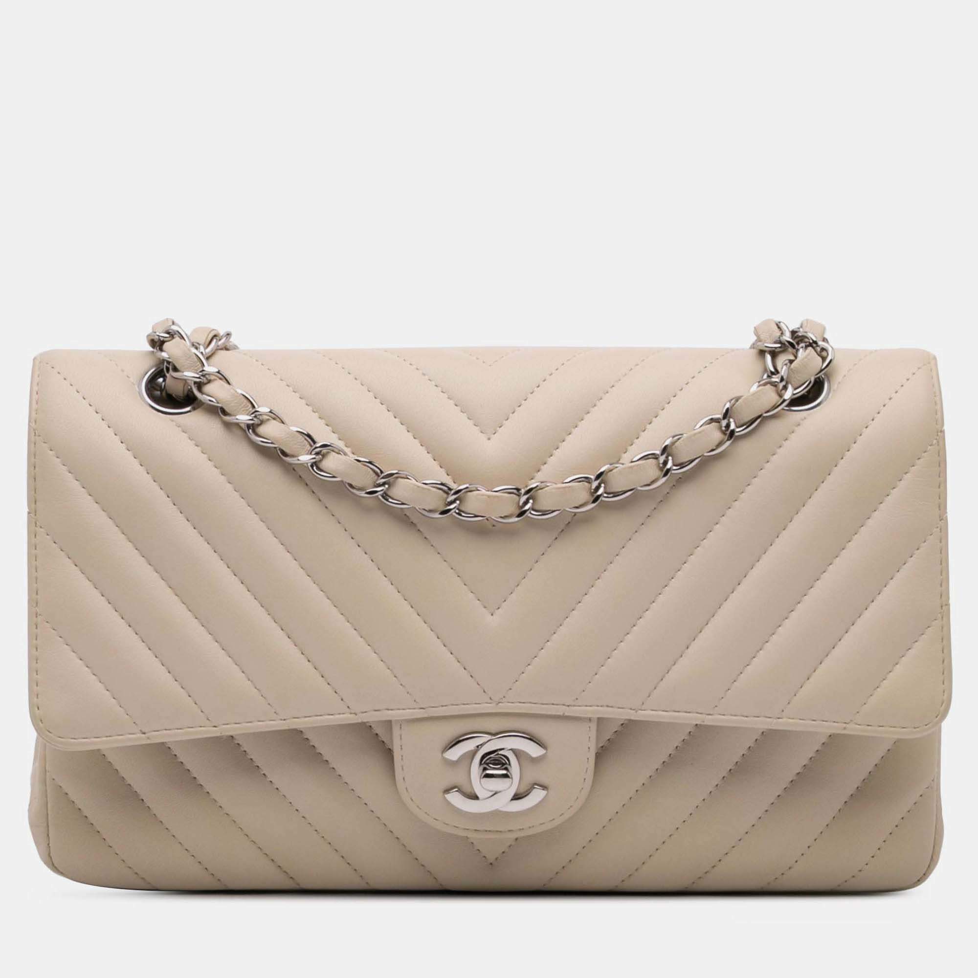Pre Owned Chanel Classic Double Flap Medium Chevron Lambskin Shoulder Bag