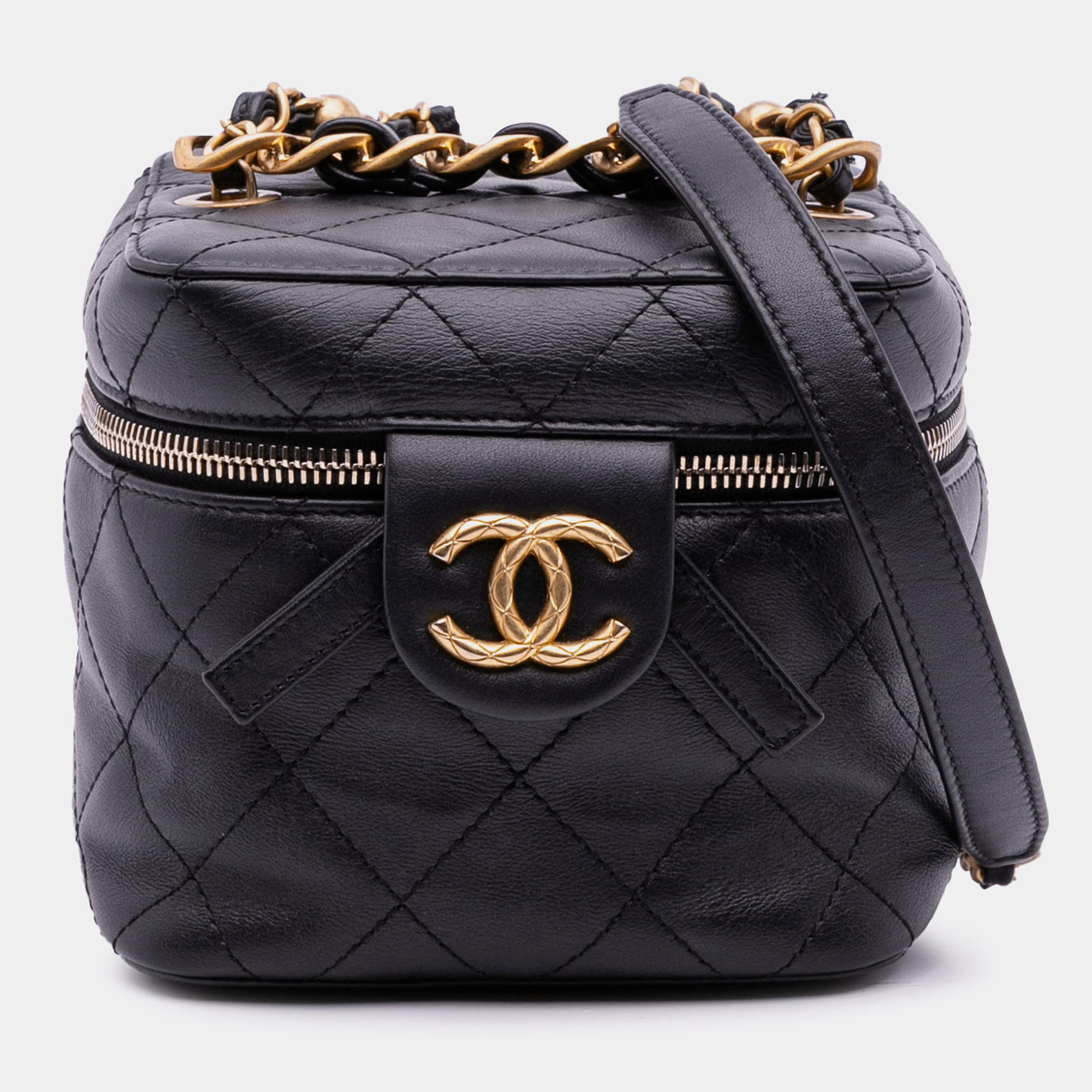 Pre Owned Chanel Black Small CC Quilted Calfskin Vanity Case with Chain