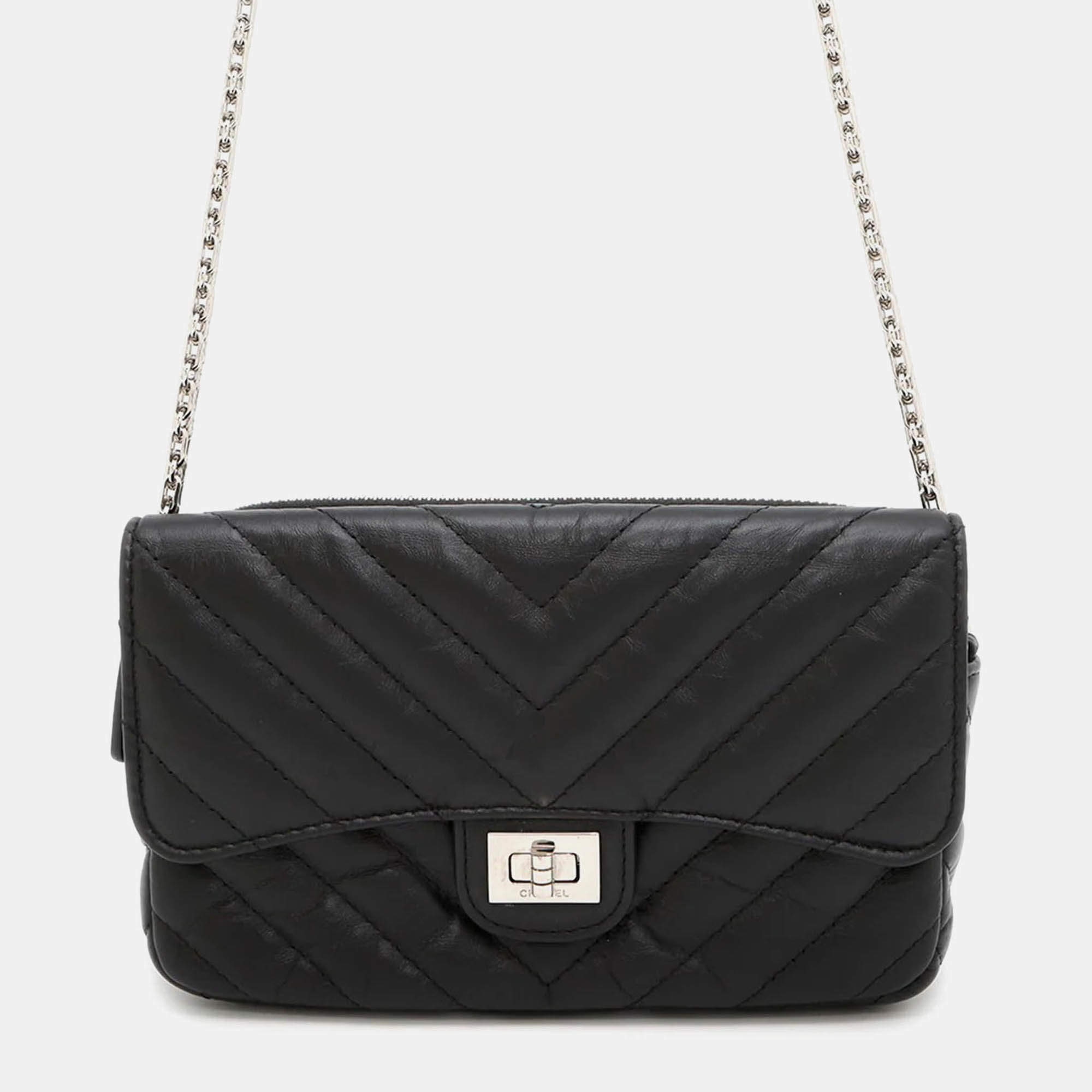 Pre Owned Chanel Chevron 2.55 Black Lambskin Shoulder Bag
