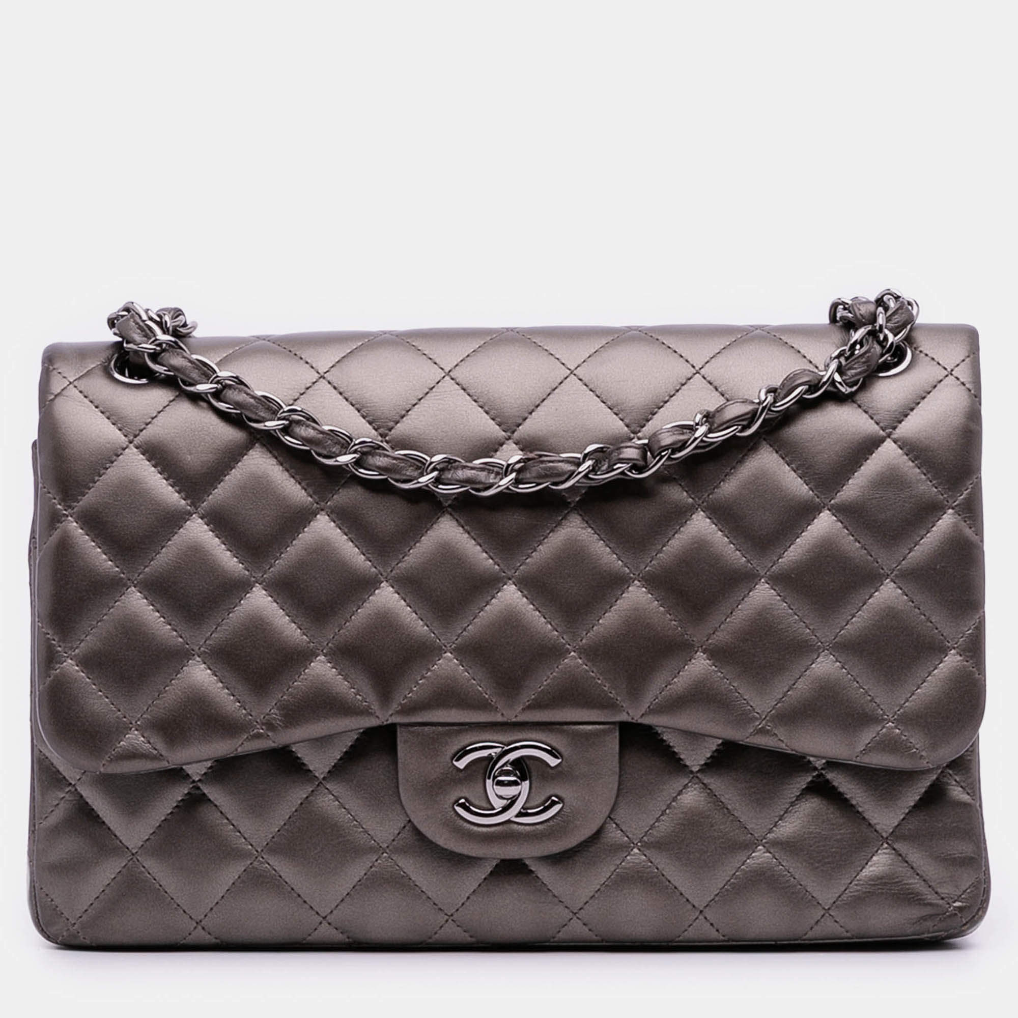 Pre Owned Chanel Grey Jumbo Classic Lambskin Double Flap