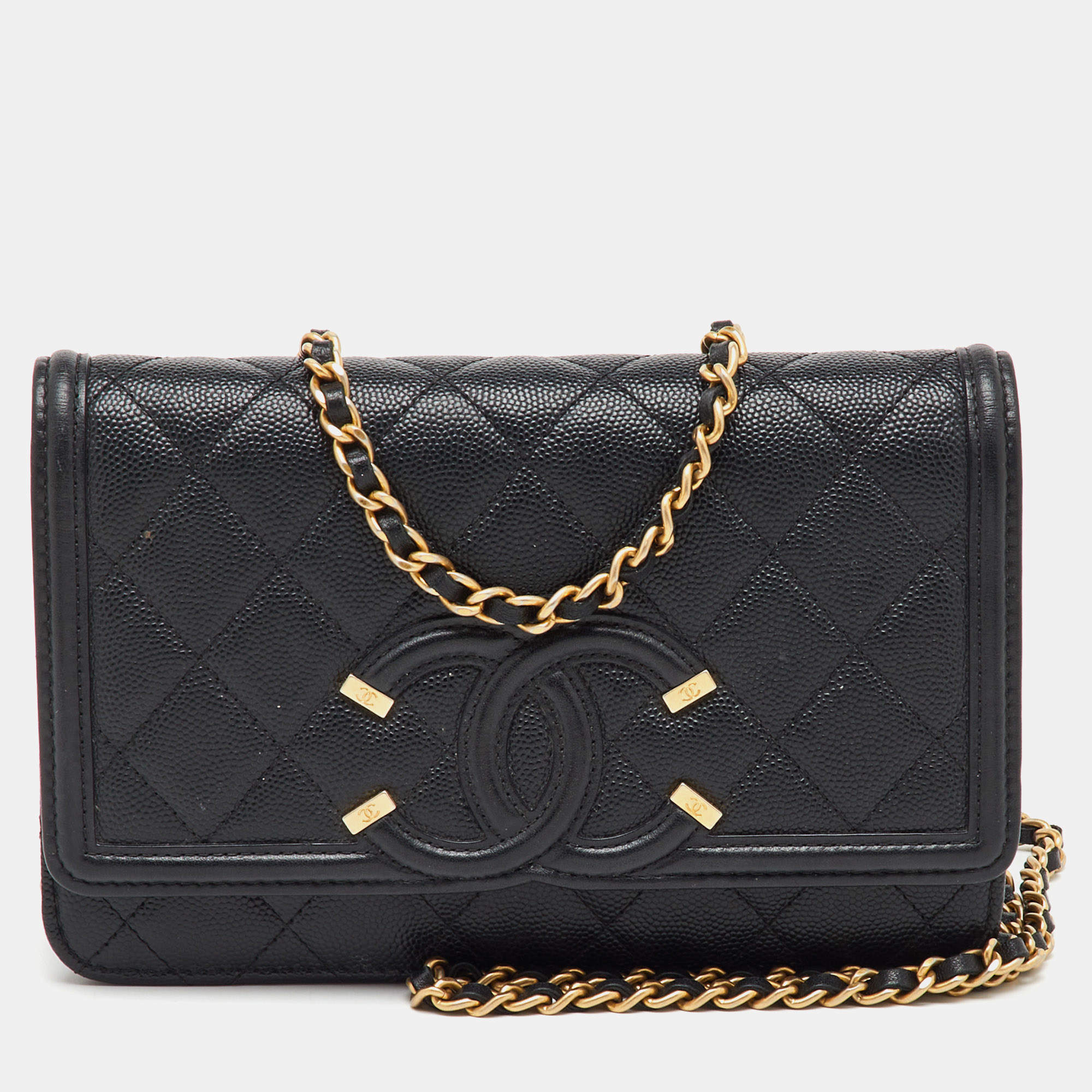 مملوكة مسبقًا Chanel Black Quilted Caviar Leather CC Filigree Wallet On Chain