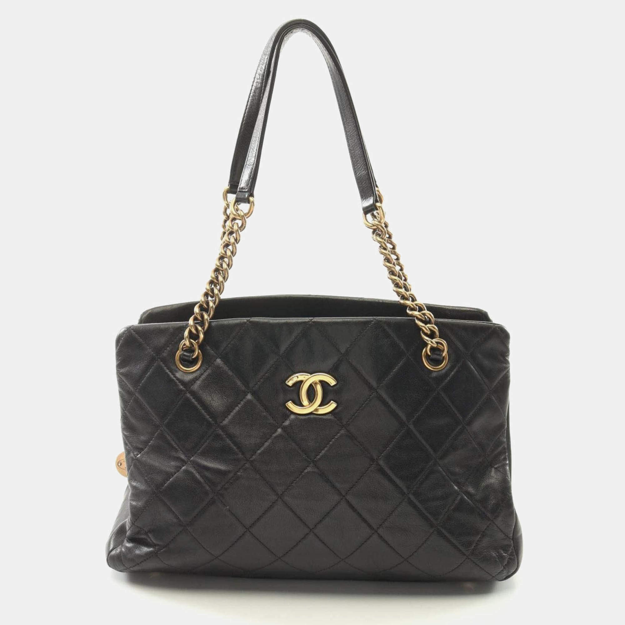 Pre Owned Chanel Matelasse Shoulder Bag Lambskin (Sheepskin) Black