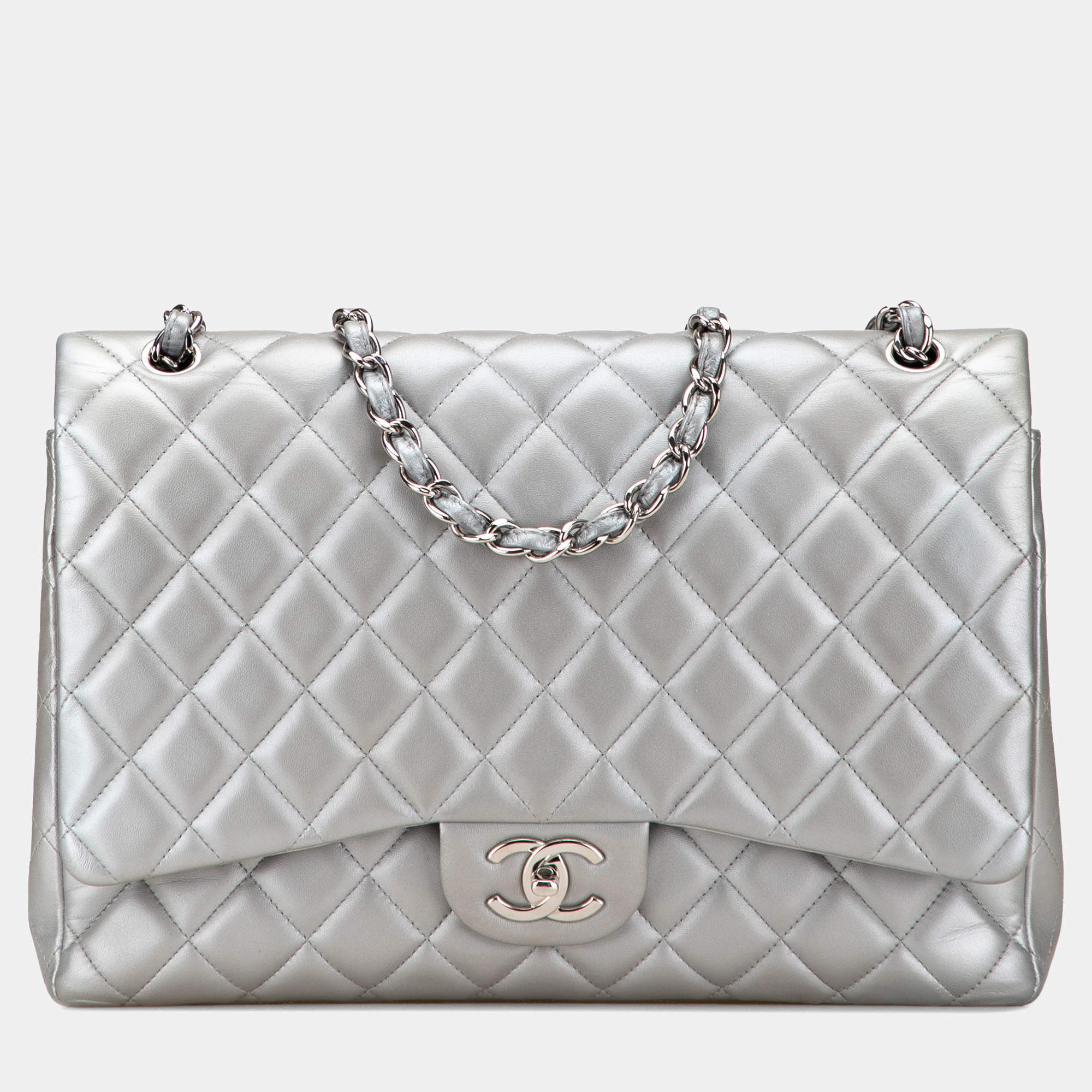 Pre Owned Chanel Silver Maxi Classic Lambskin Double Flap