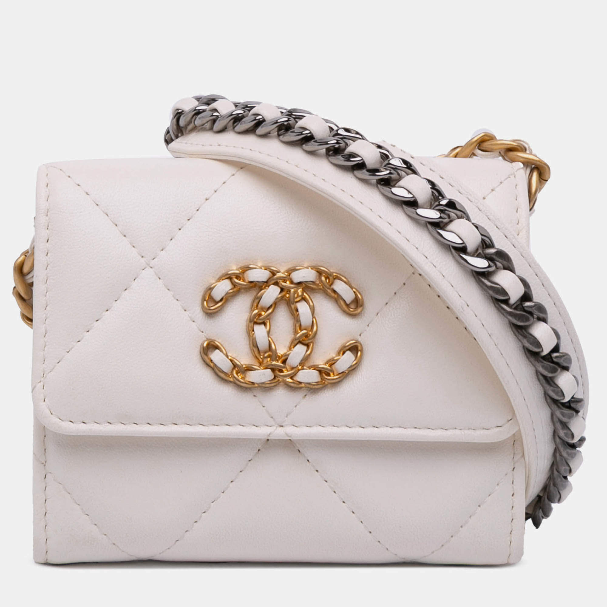 Pre Owned Chanel White Quilted Lambskin Chanel 19 Card Holder On Chain