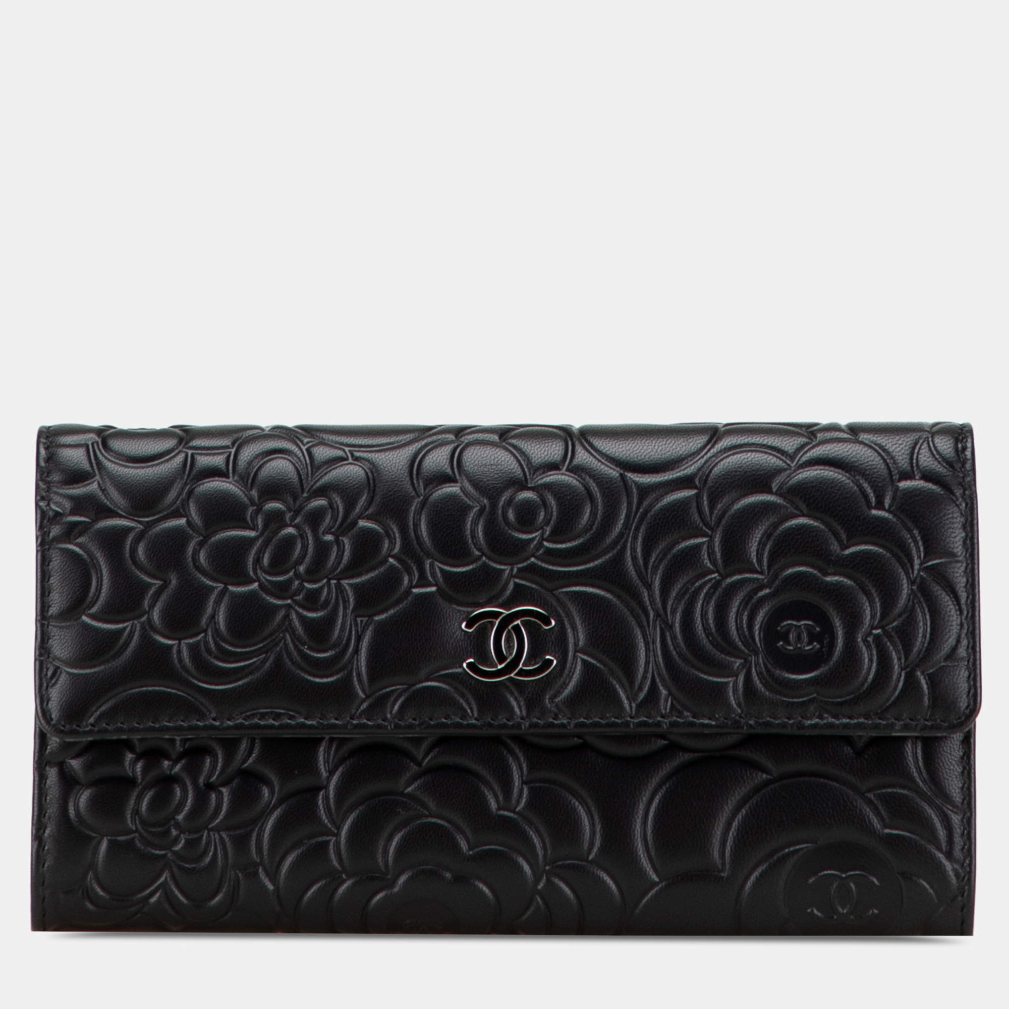 Pre Owned Chanel Black CC Lambskin Embossed Camellia Flap Wallet
