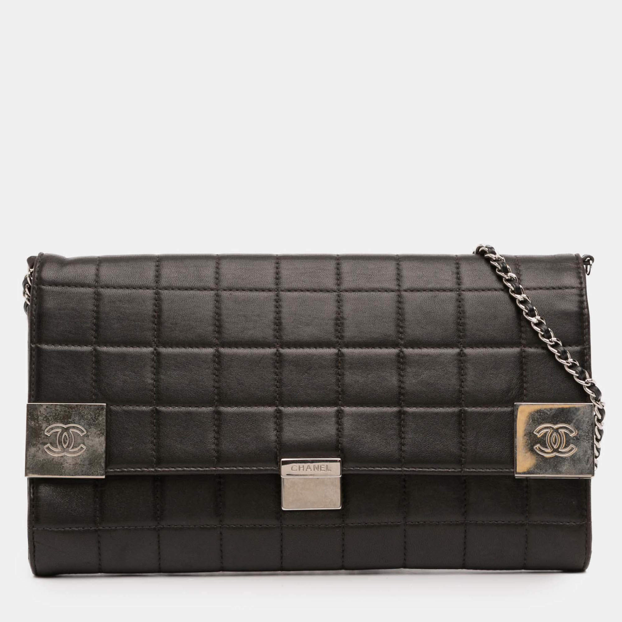 Pre Owned Chanel Black Quilted Lambskin Chocolate Bar Shoulder Bag