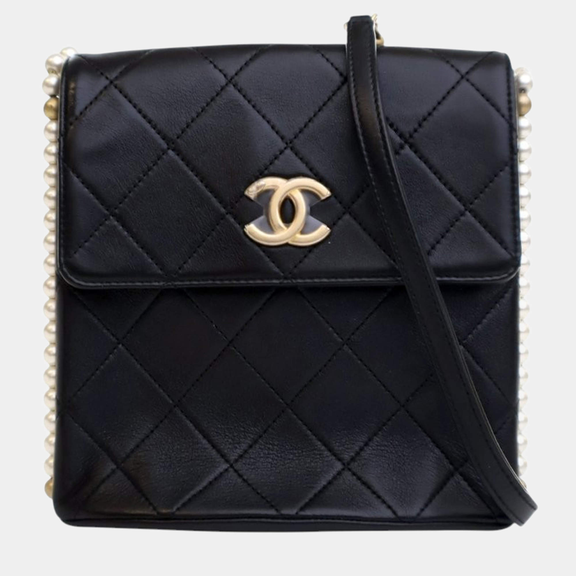 Pre Owned Chanel Black Small Quilted Calfskin About Pearls Hobo