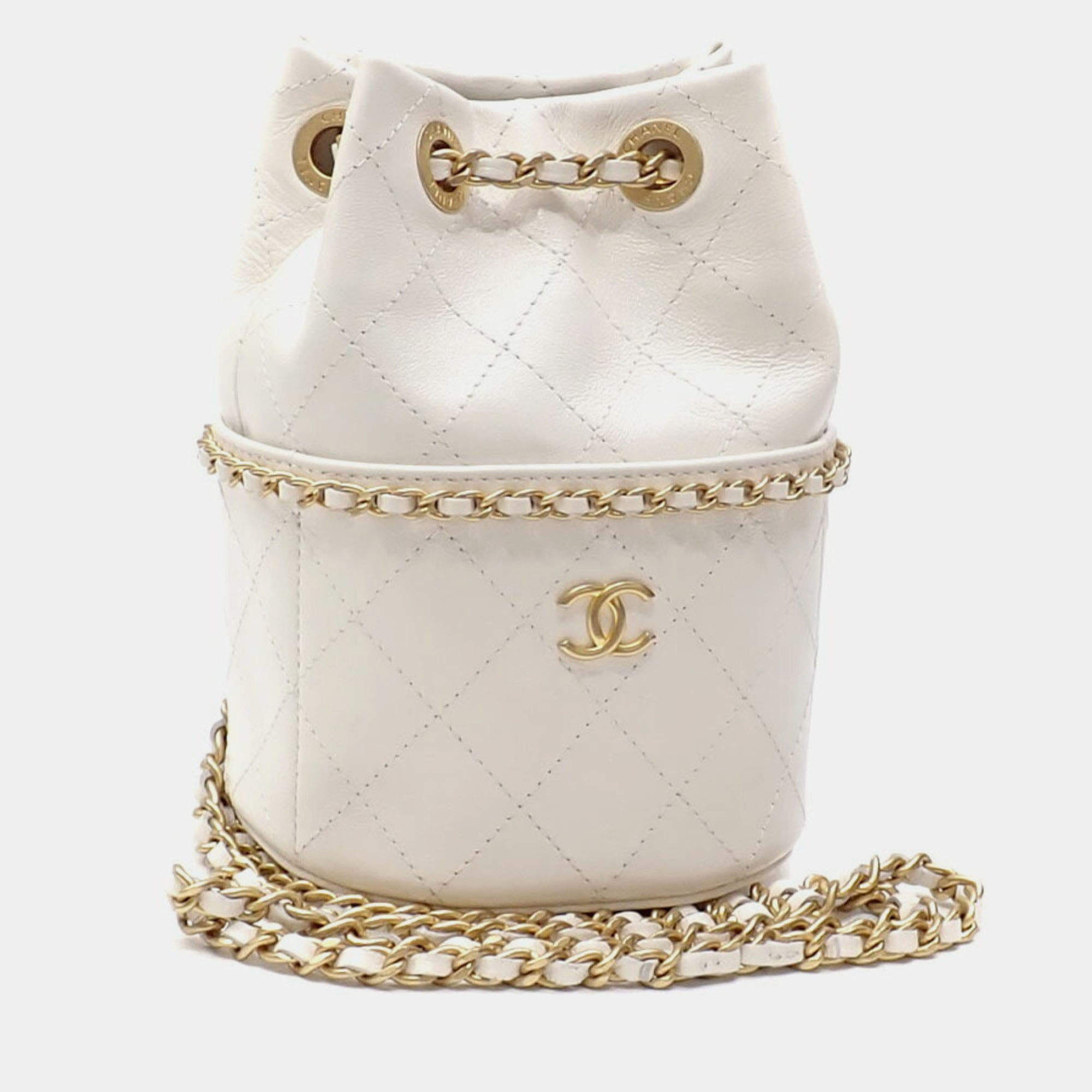 Pre Owned Chanel Nauticoco White Shiny Lambskin Quilted Bucket Bag