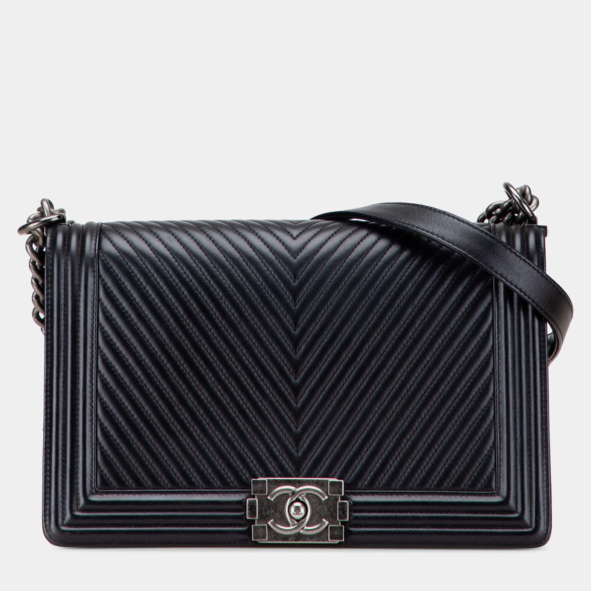 Pre Owned Chanel Black Medium Chevron Calfskin Boy Flap