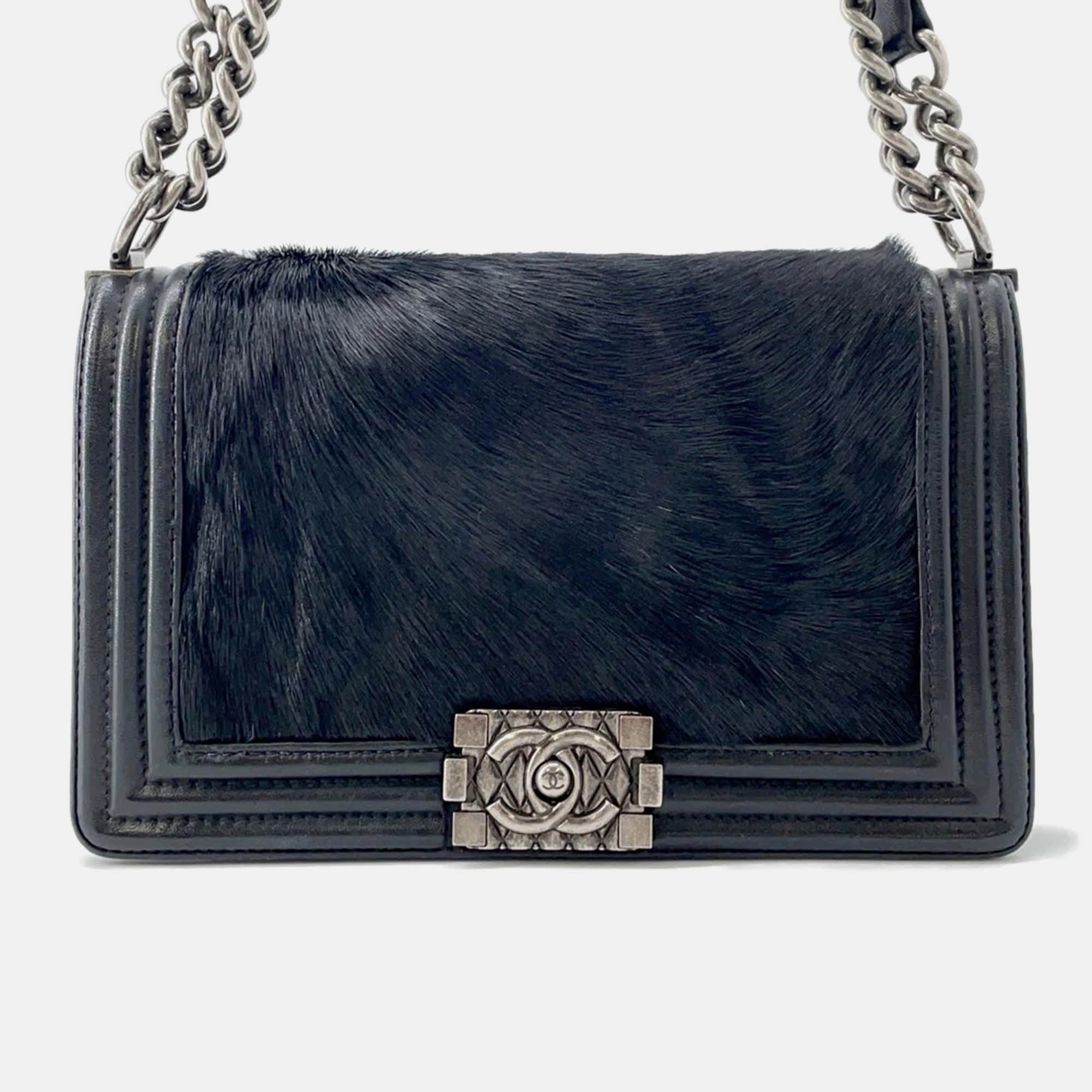 Pre Owned Chanel Boy Chanel Chain shoulder Bag Black Leather Fur Size 25