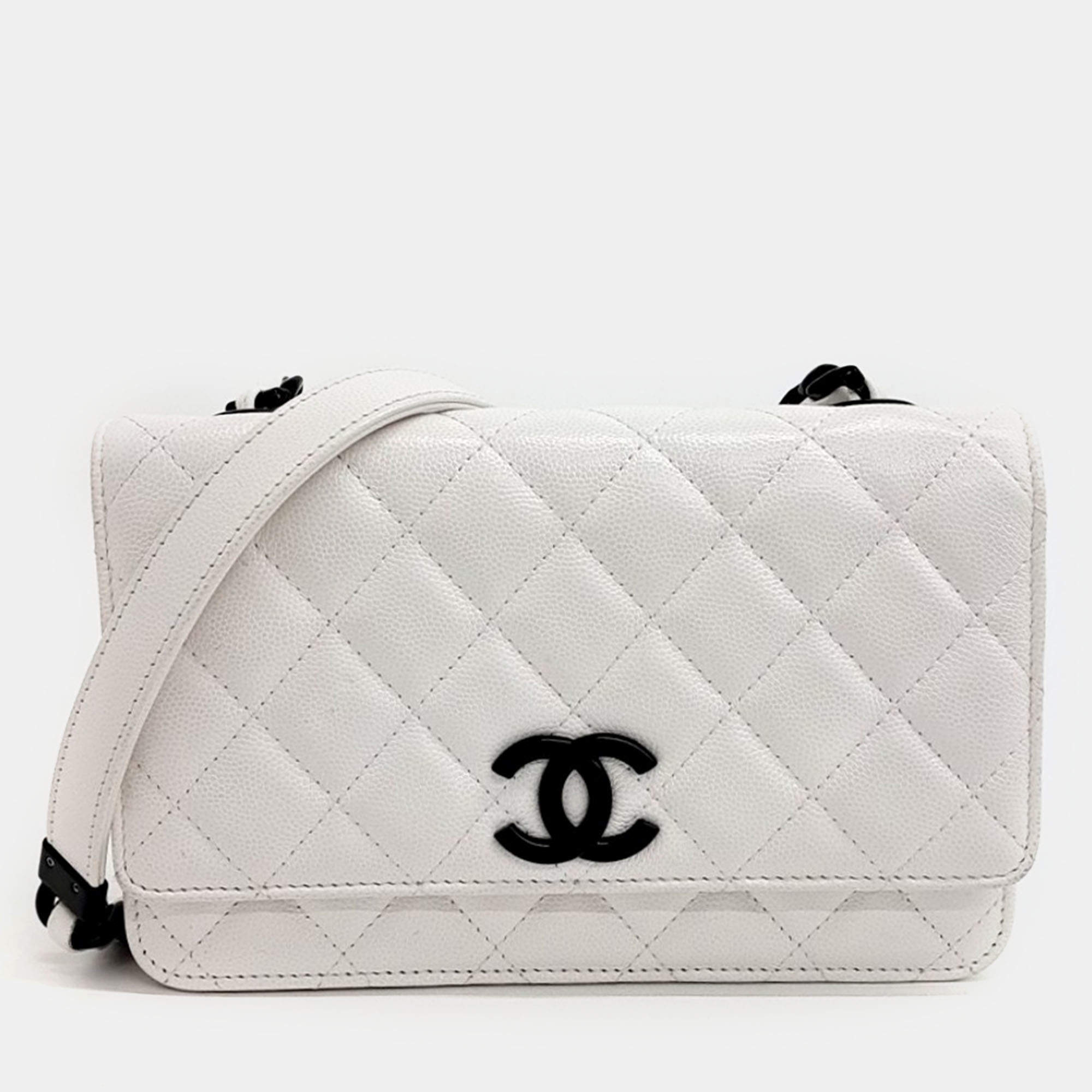 Pre Owned Chanel White Caviar Leather Caviar WOC Crossbody Bag