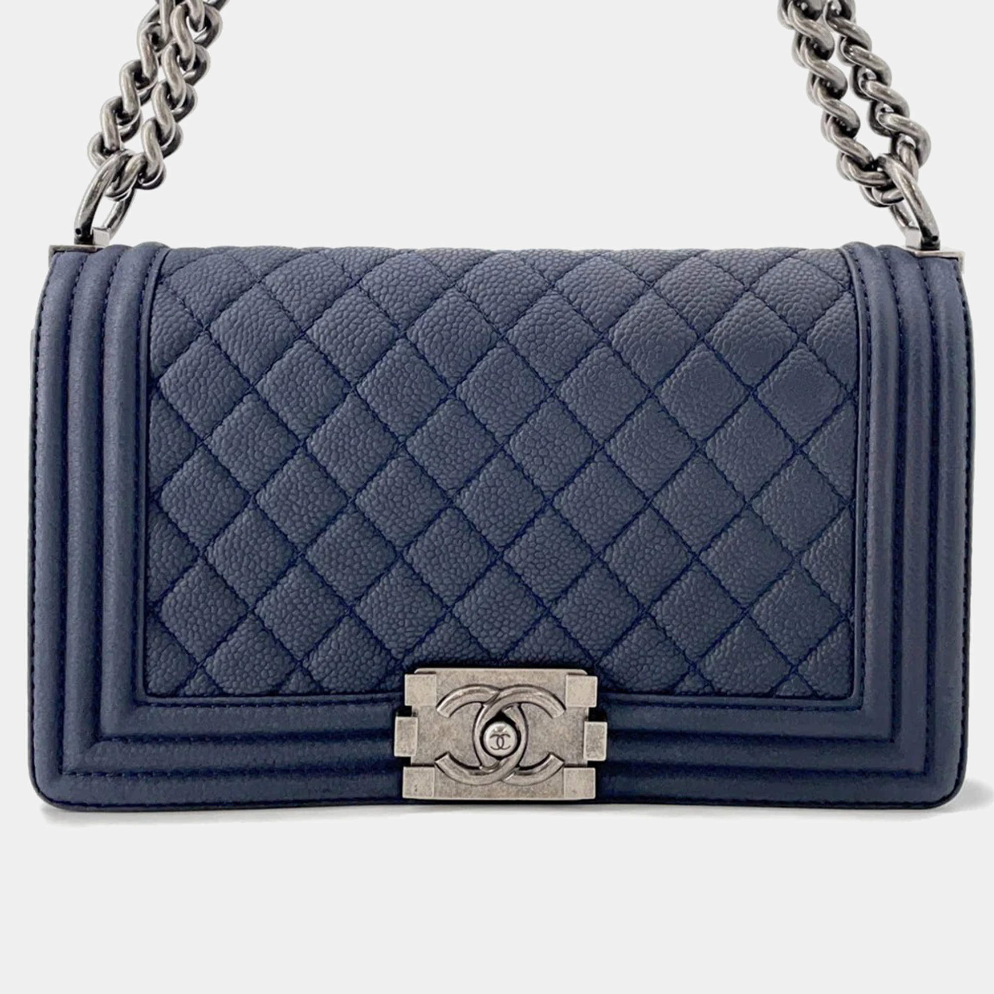 Pre Owned Chanel Boy Chanel Chain shoulder Bag Navy Caviar Leather Size 25