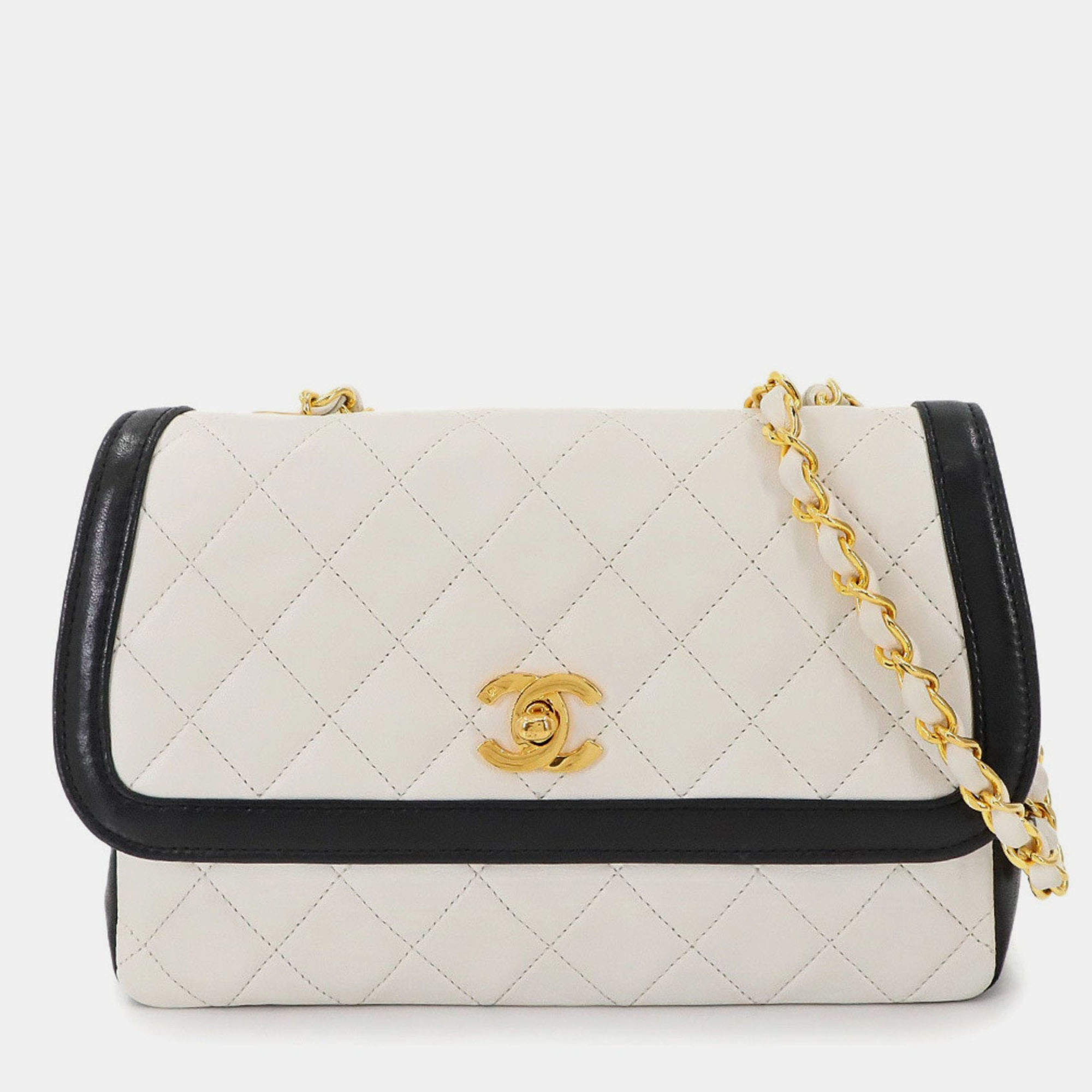 Pre Owned Chanel Turnlock CC White/Black Leather Flap Bag