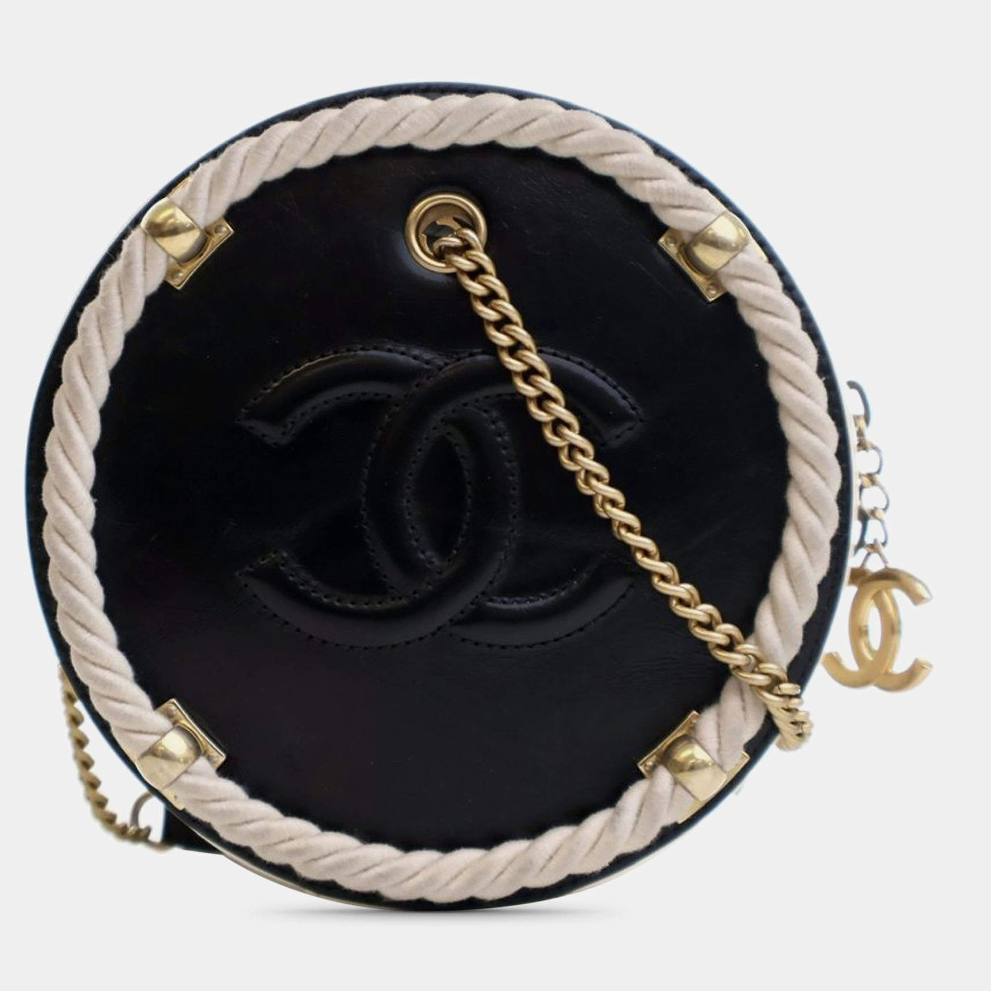 Pre Owned Chanel Black White Crumpled Calfskin En Vogue Round Bag