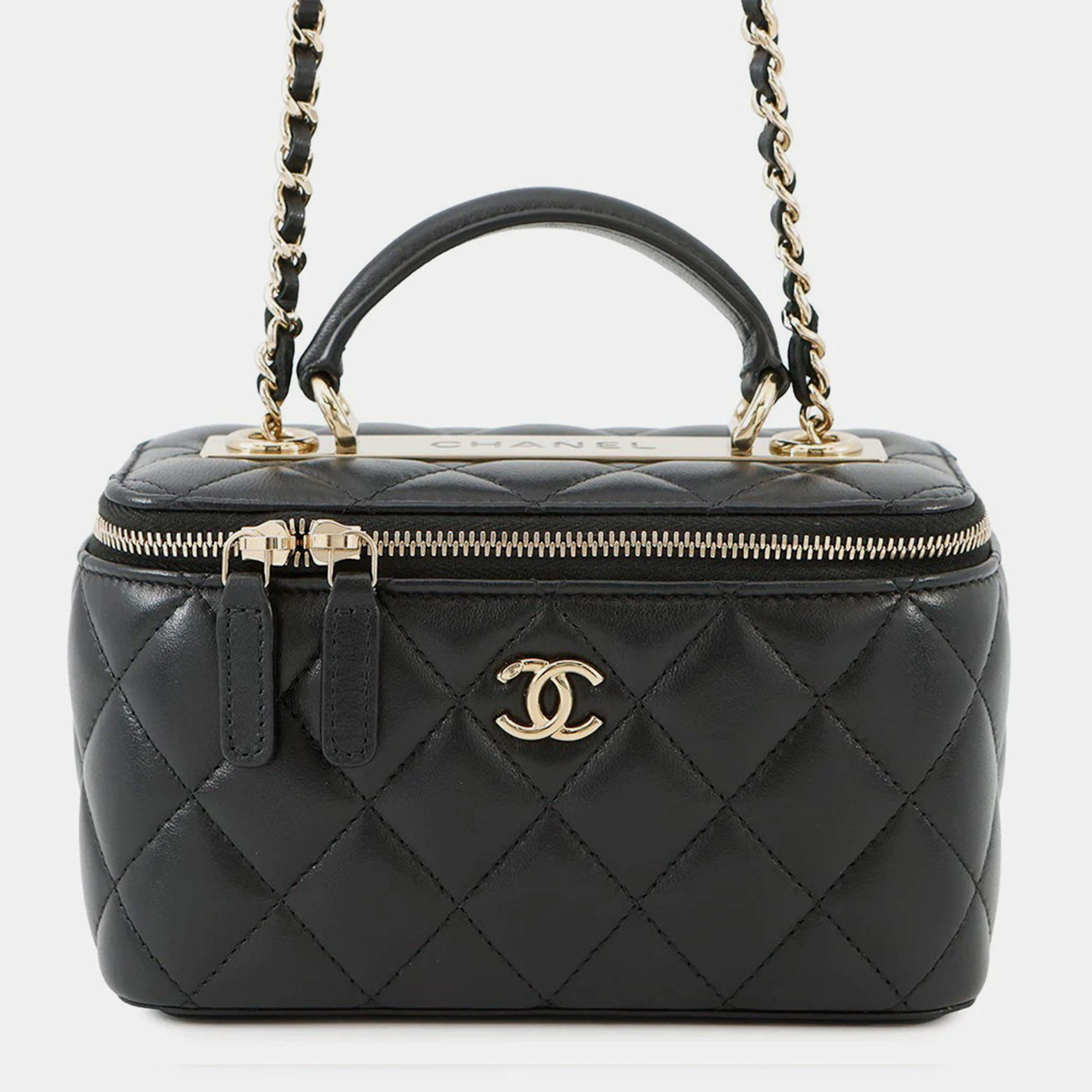 Pre Owned Chanel Matelasse Chain Vanity Black Lambskin
