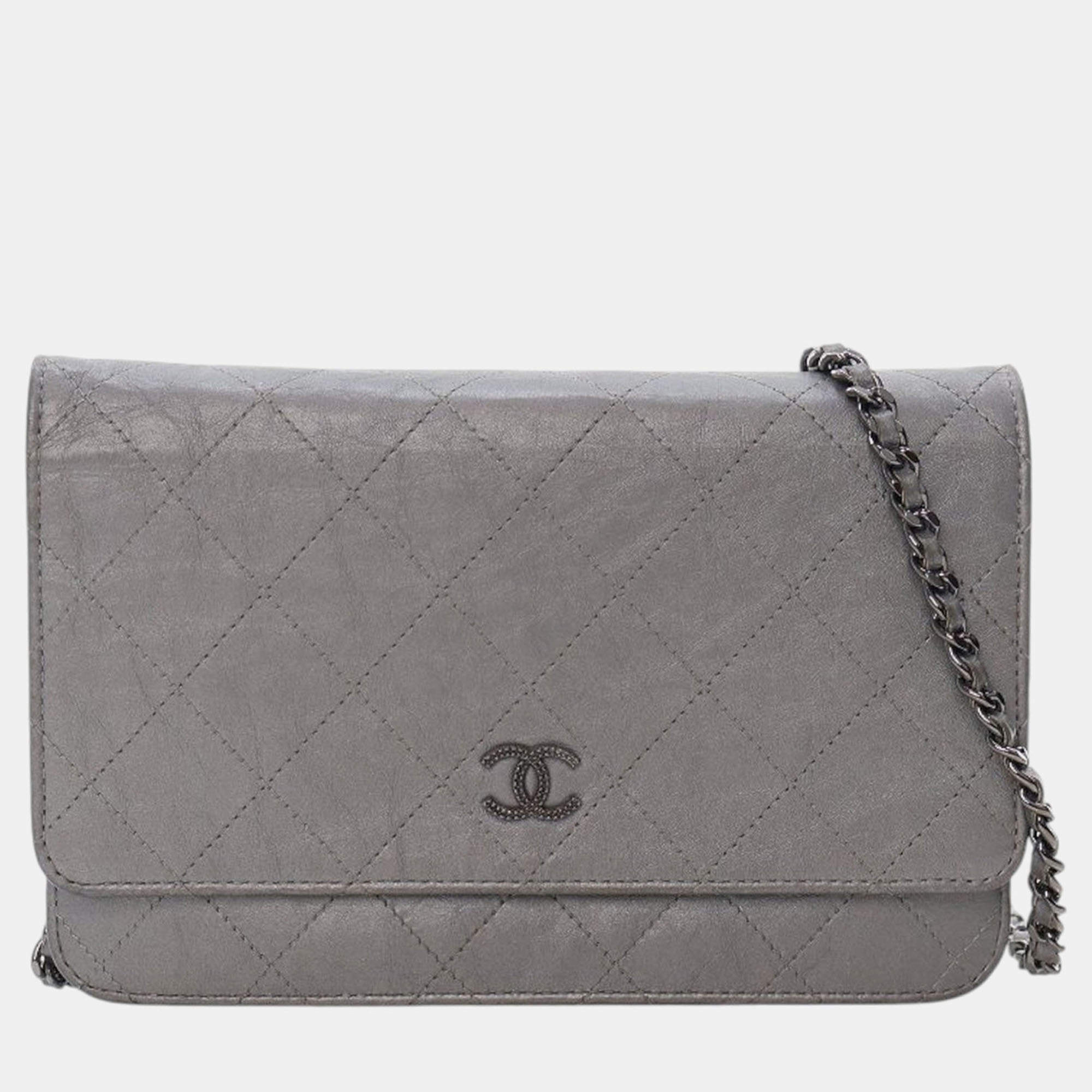 Pre Owned Chanel Silver CC Quilted Aged Calfskin Wallet On Chain
