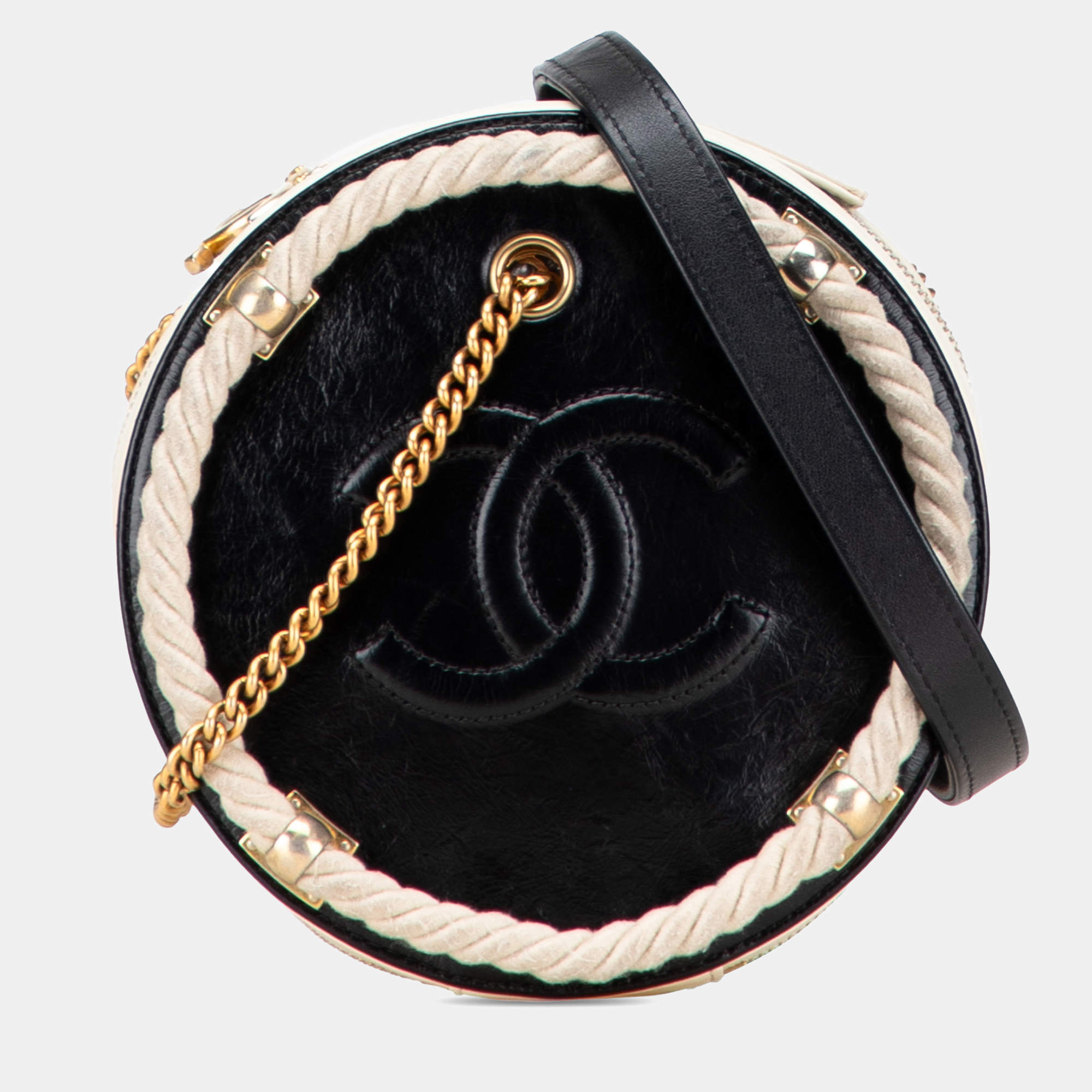 Pre Owned Chanel Black Crumpled Calfskin En Vogue Round Bag