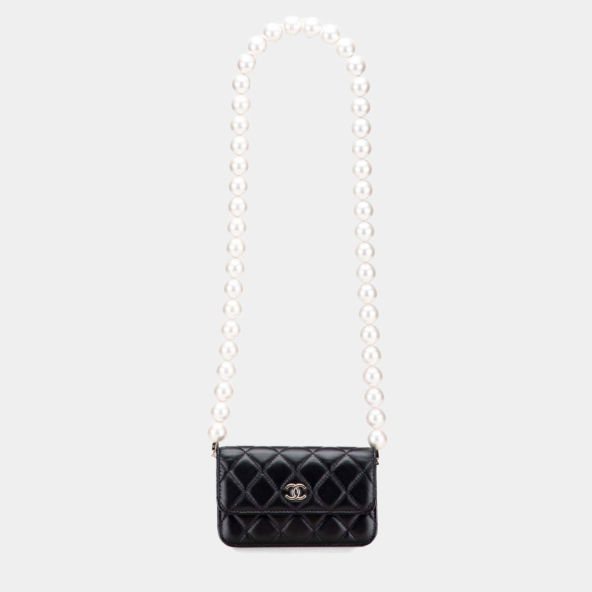 Pre Owned Chanel Black Quilted Calfskin Maxi Pearls Clutch With Chain