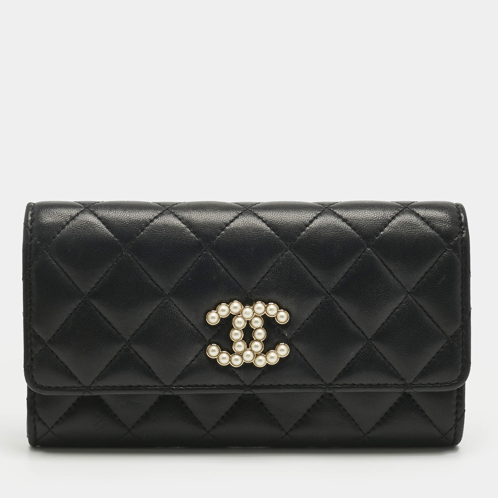 Pre Owned Chanel Black Quilted Leather CC Pearl Flap Wallet