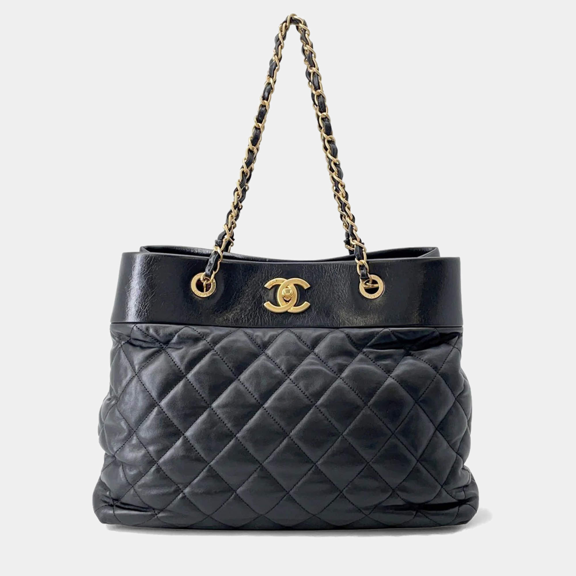 Pre Owned Chanel Matelasse Cc Logo Chain Tote Black Leather