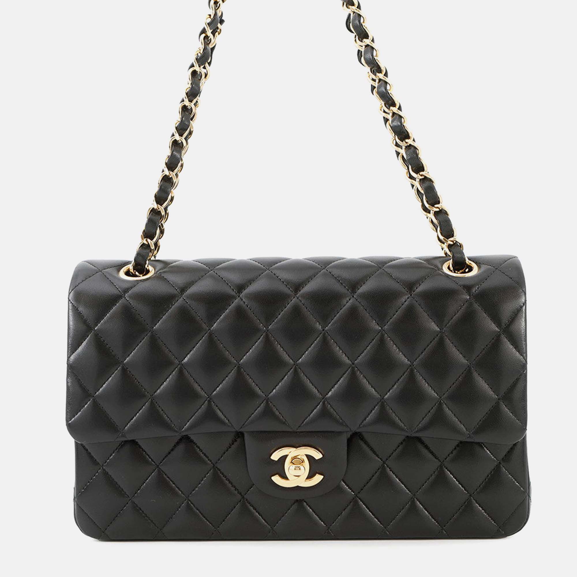 Pre Owned Chanel Matelasse W Flap Chain shoulder Black Lambskin Size 25