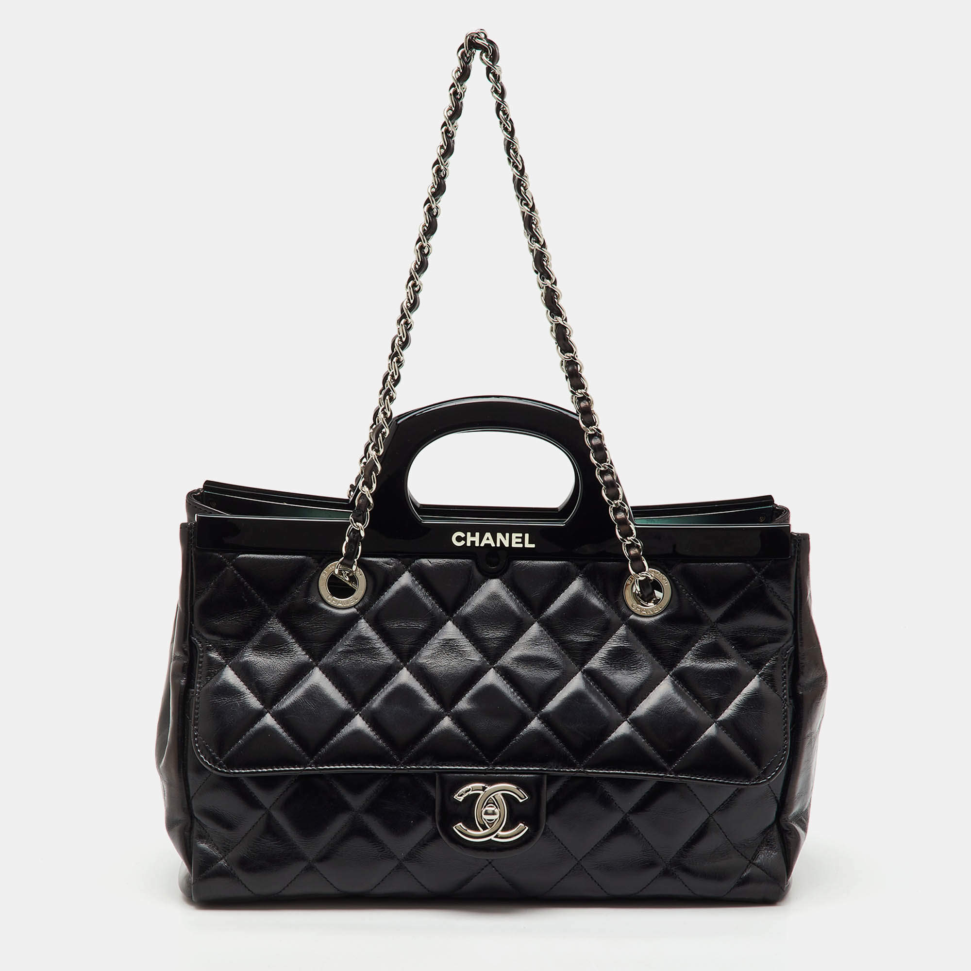 Pre Owned Chanel Black Quilted Crinkled Leather CC Delivery Bag