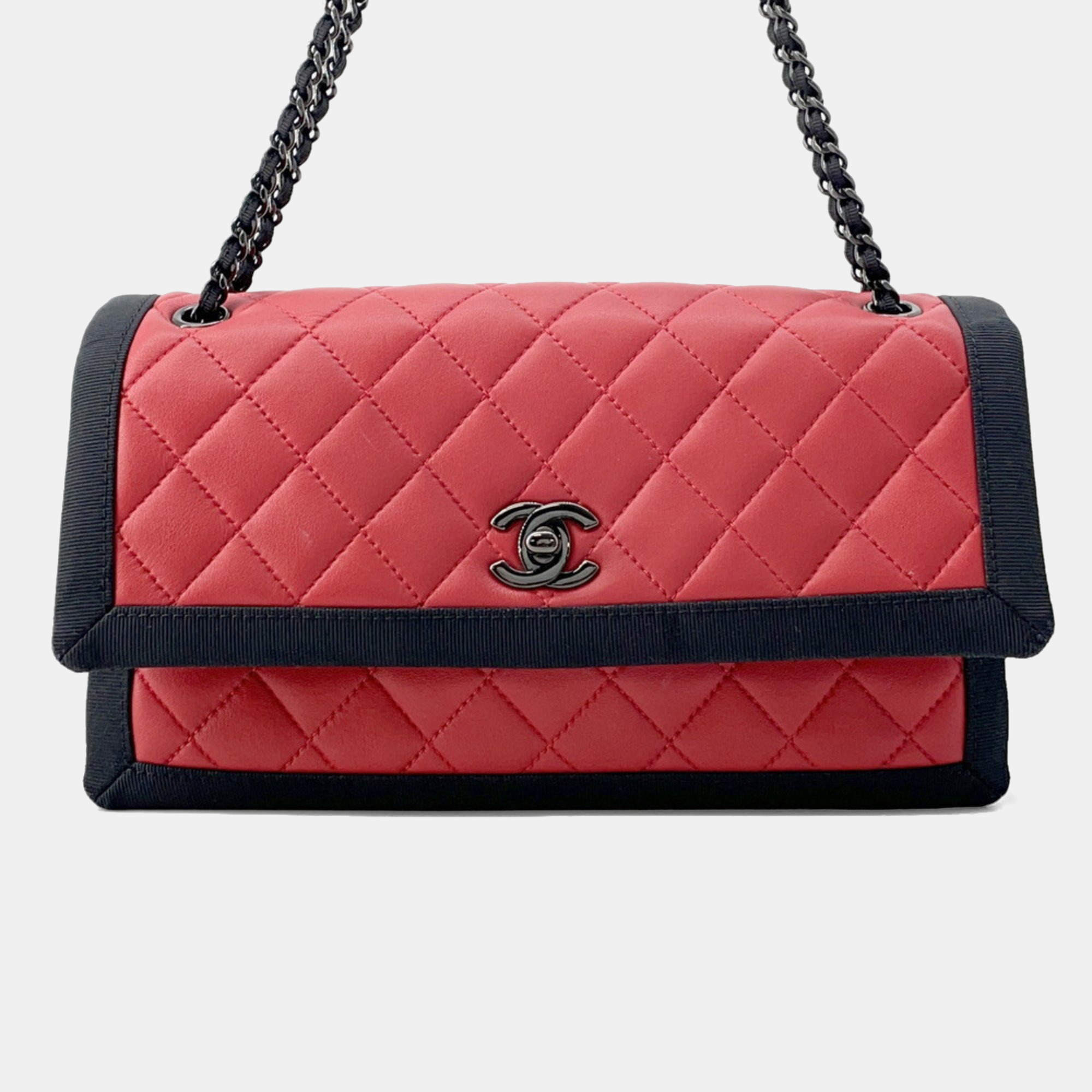 Pre Owned Chanel Chain Shoulder Bag Matelasse Lambskin Nylon Black